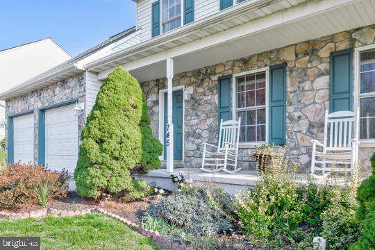 Mount Wolf, PA 17347,745 APPLE TREE LN