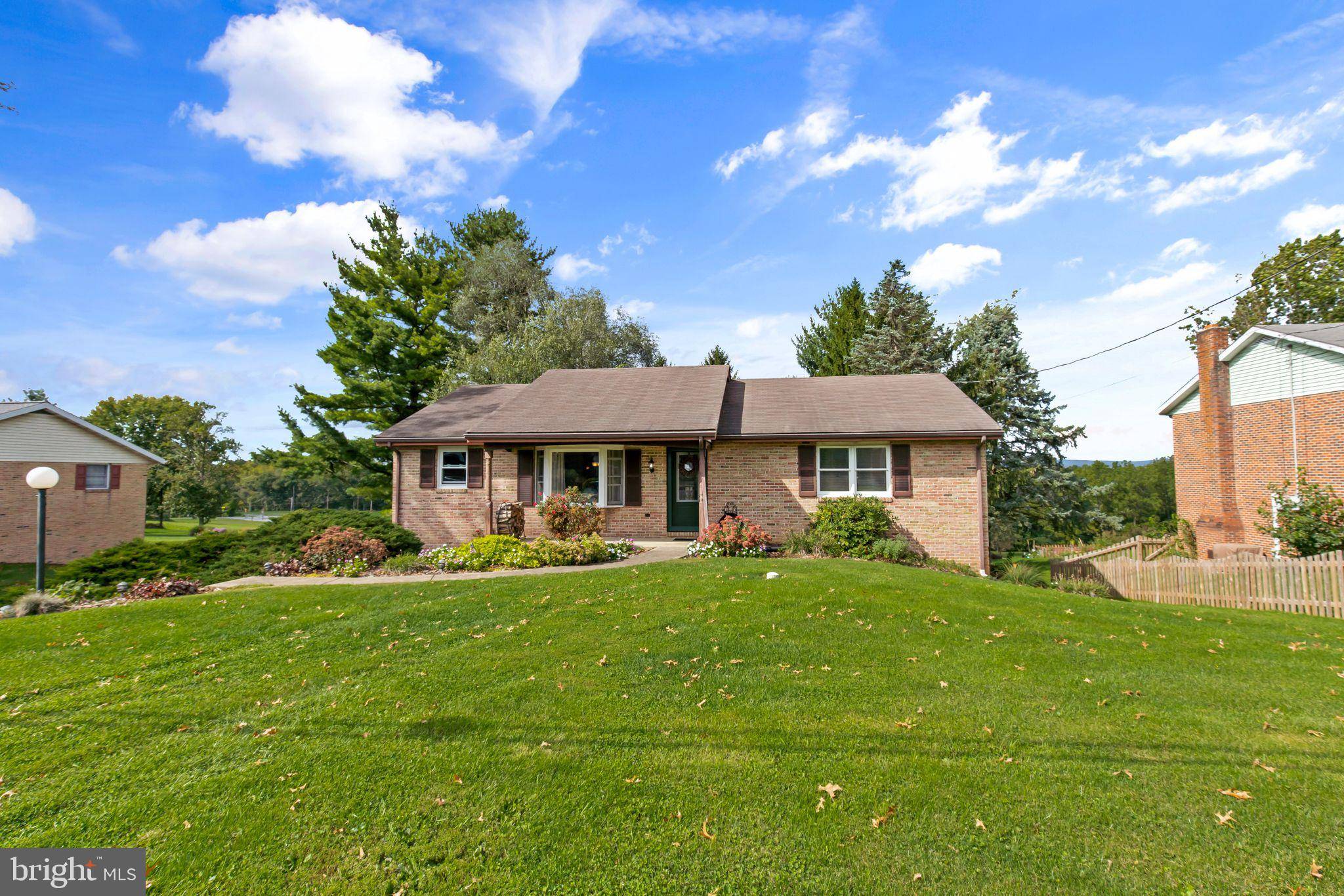 Ephrata, PA 17522,152 SCENIC VIEW DR