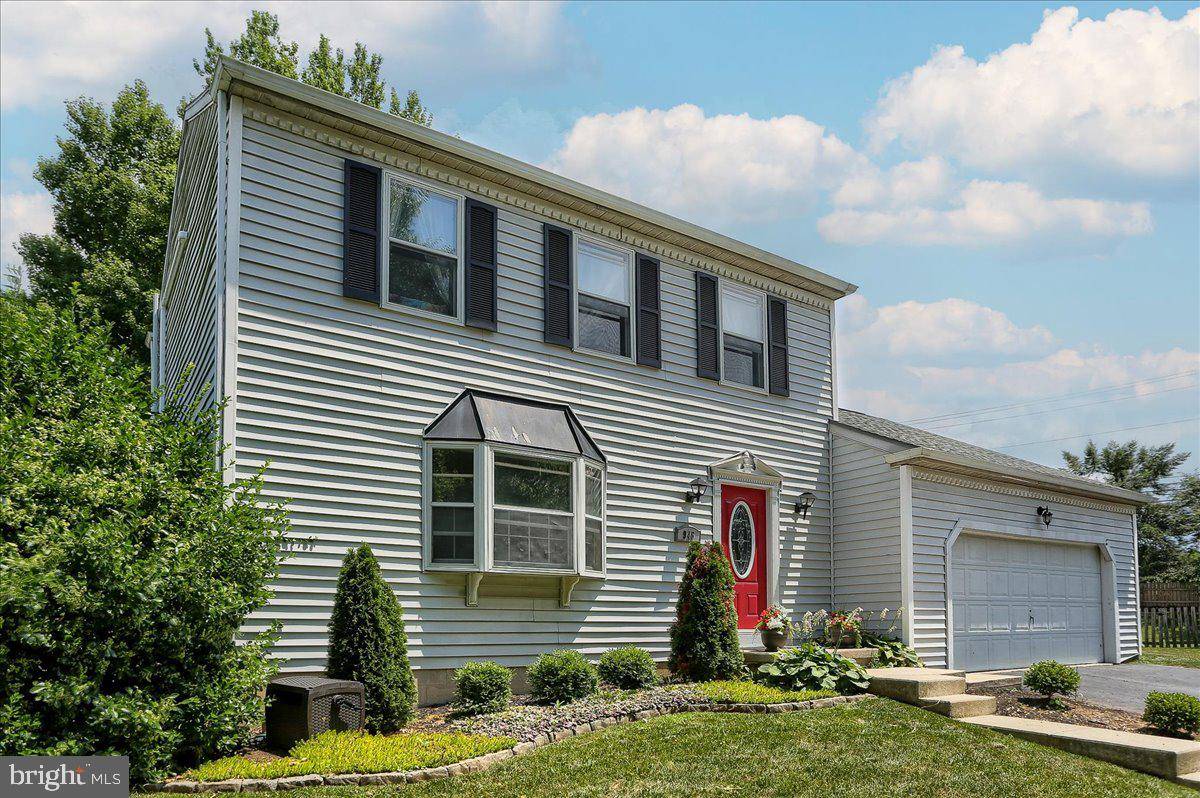 Hummelstown, PA 17036,946 E KINGS WAY E