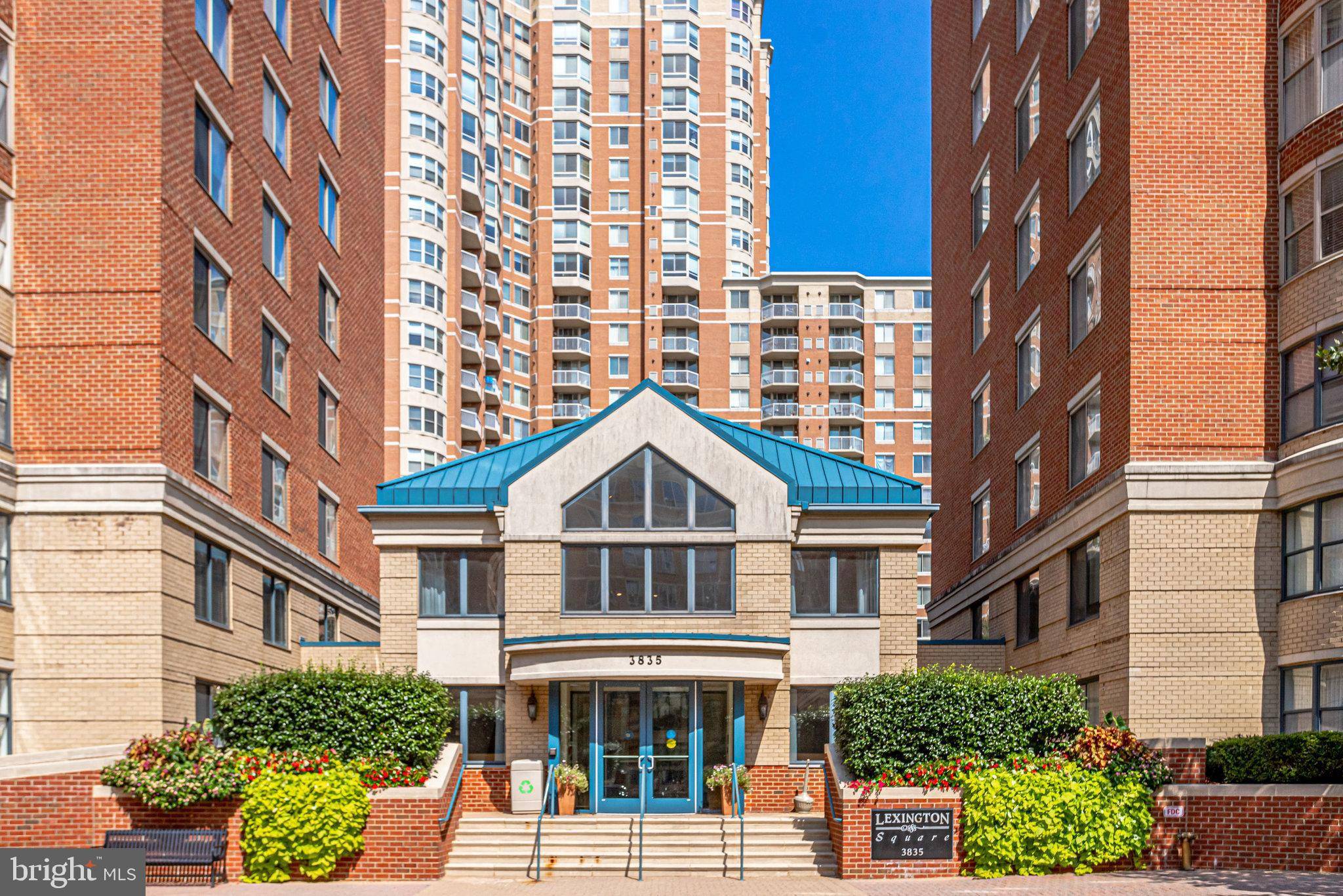 Arlington, VA 22203,3830 9TH ST N #208E