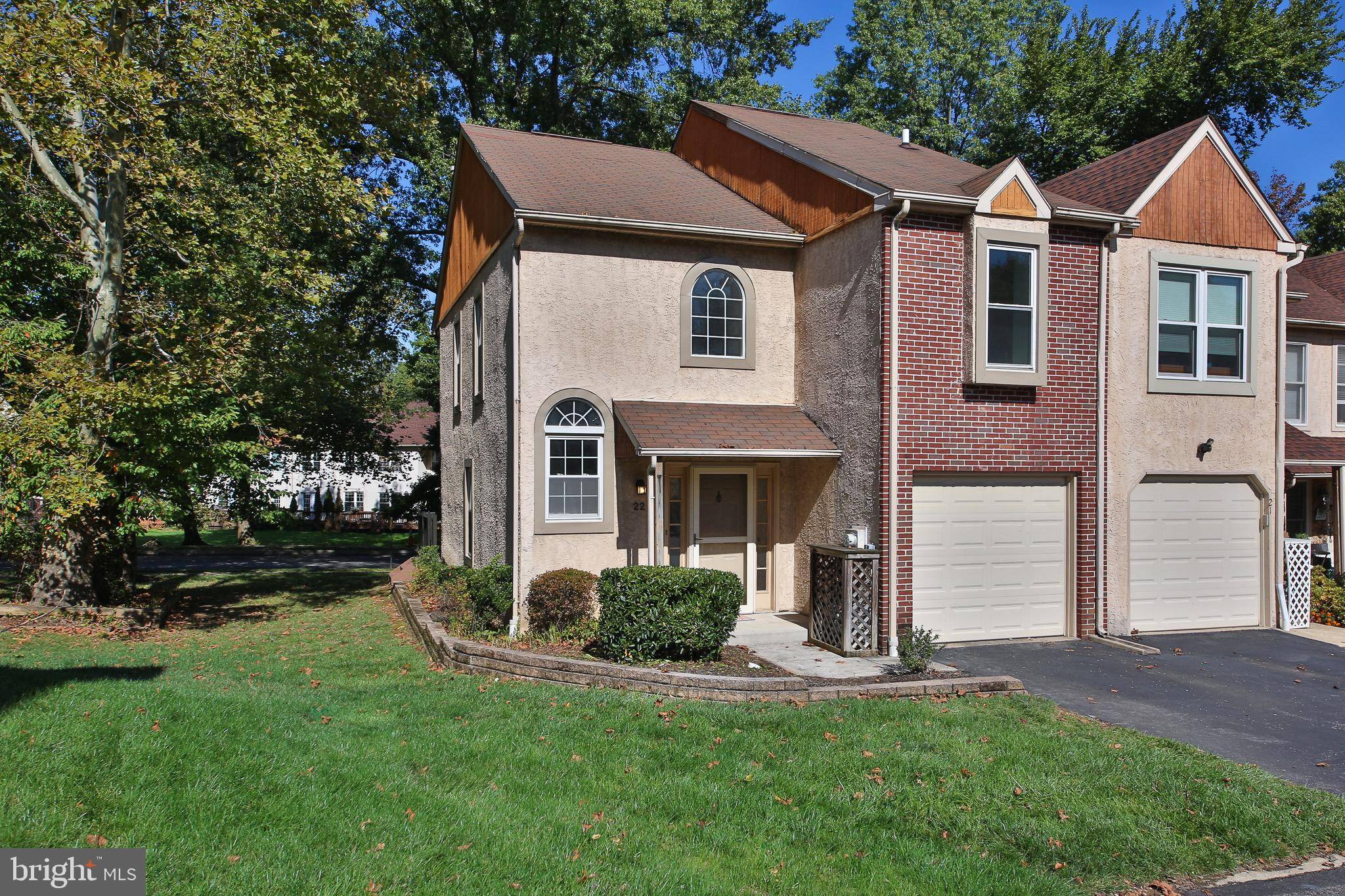 Lafayette Hill, PA 19444,22 FORSYTHIA CT