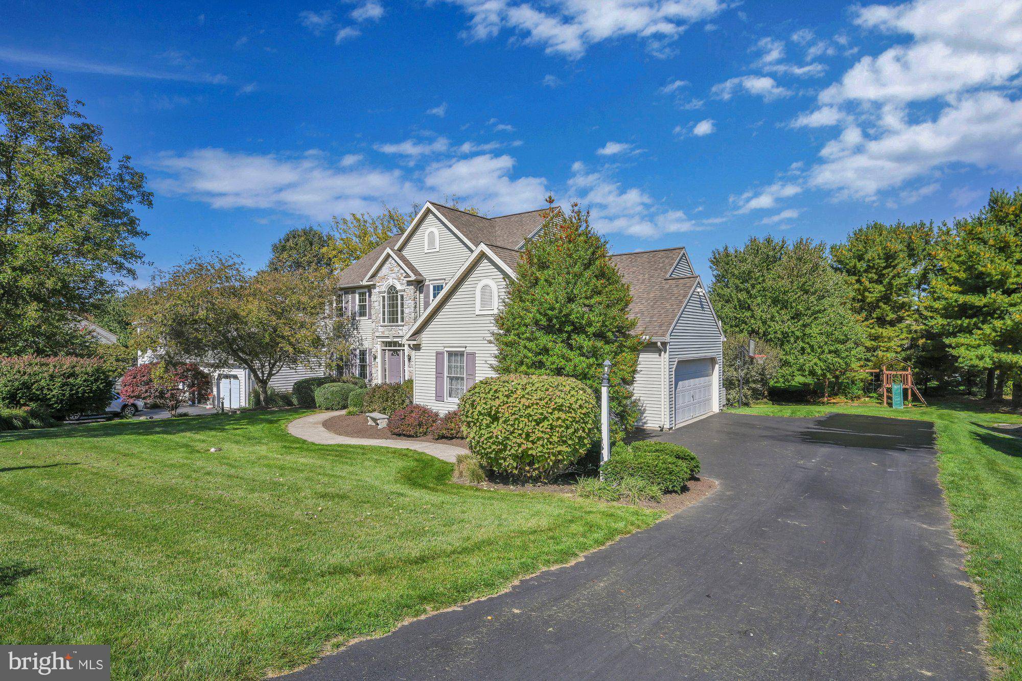 Willow Street, PA 17584,7 GREENBRIER LN