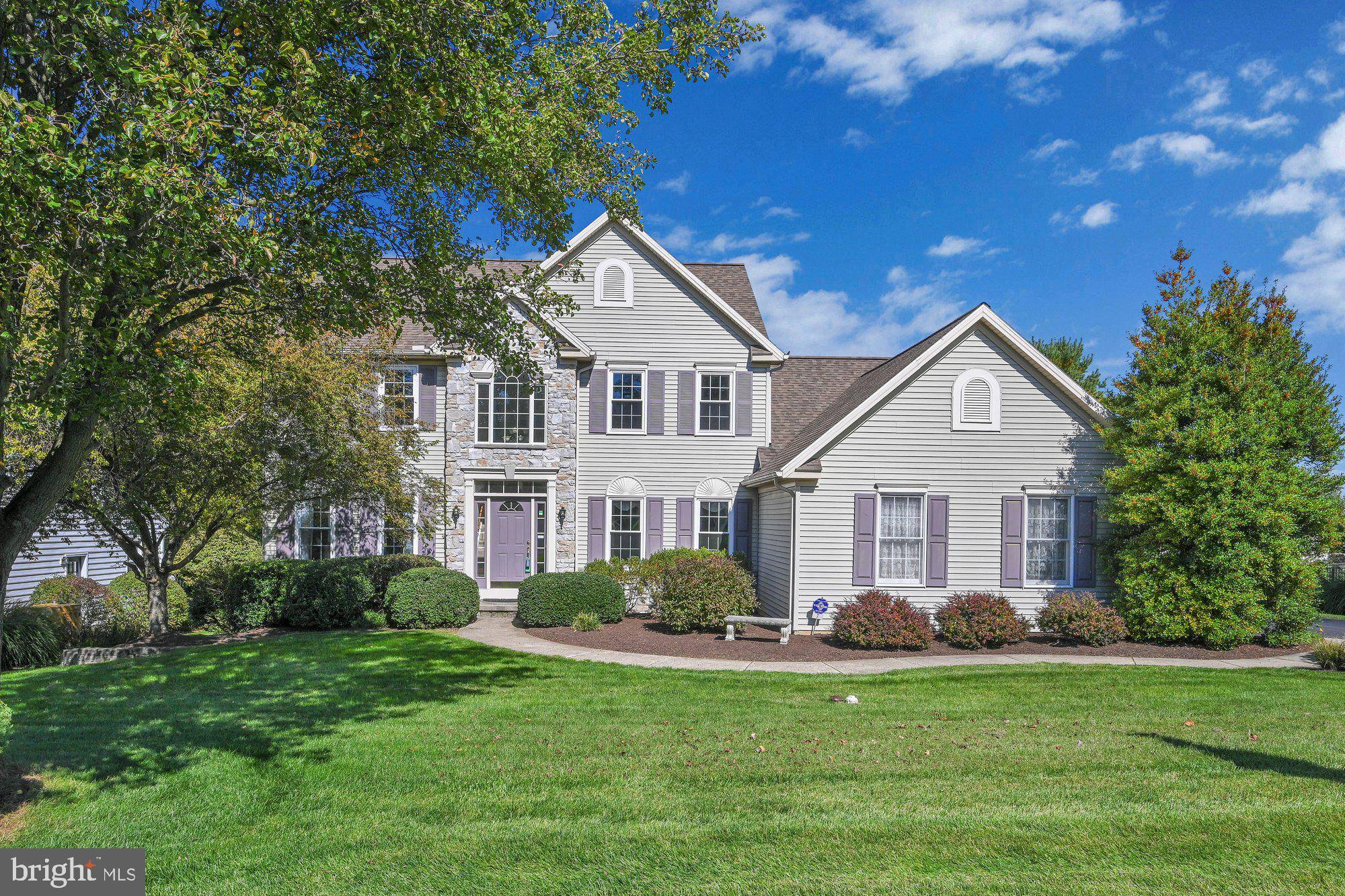 Willow Street, PA 17584,7 GREENBRIER LN