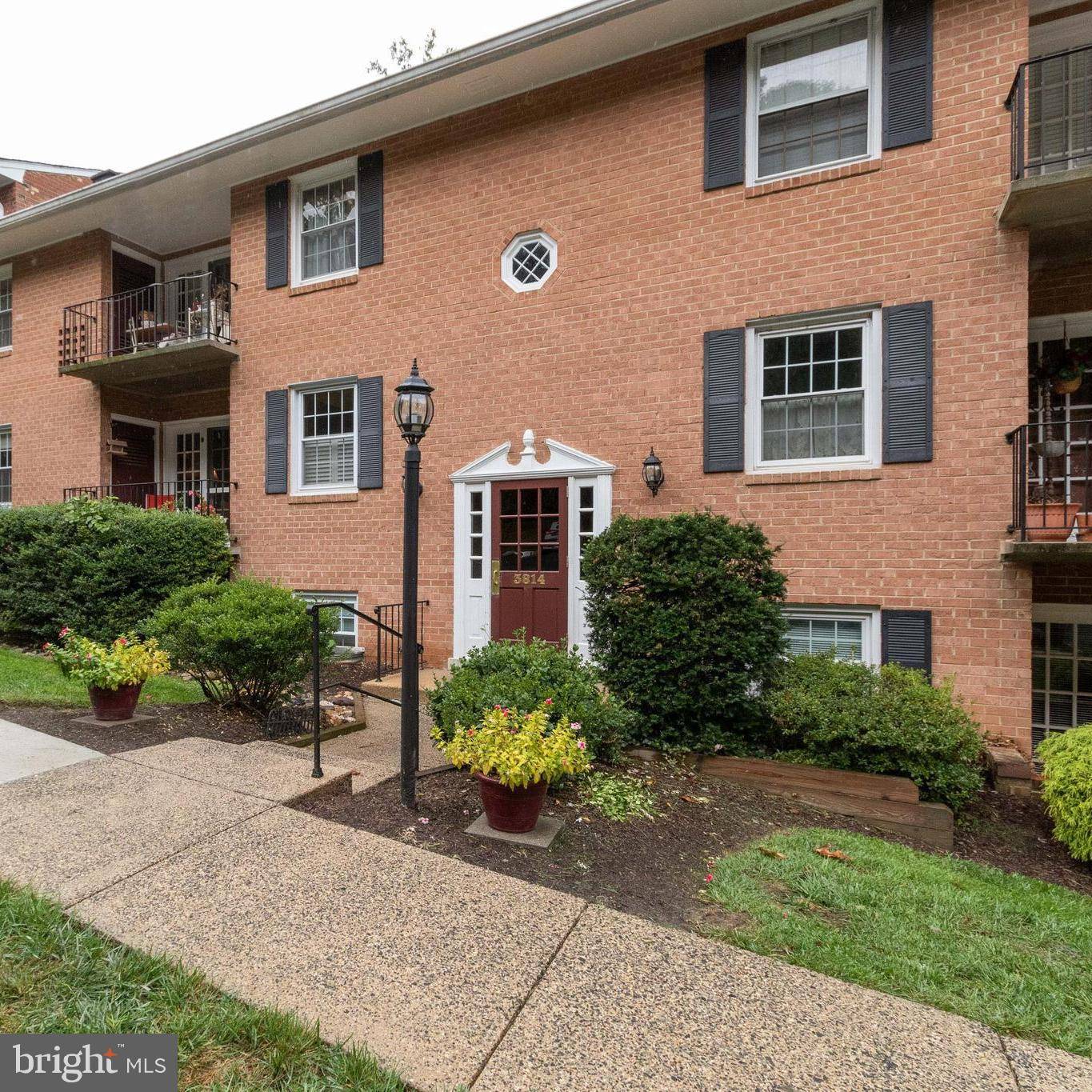 Fairfax, VA 22031,3814 LYNDHURST DR #201