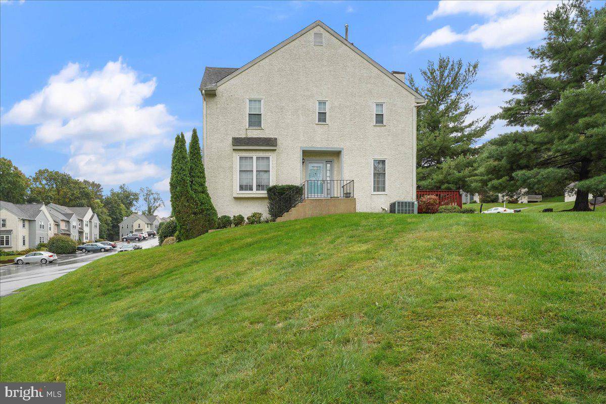 Aston, PA 19014,147 KNOLLWOOD CT