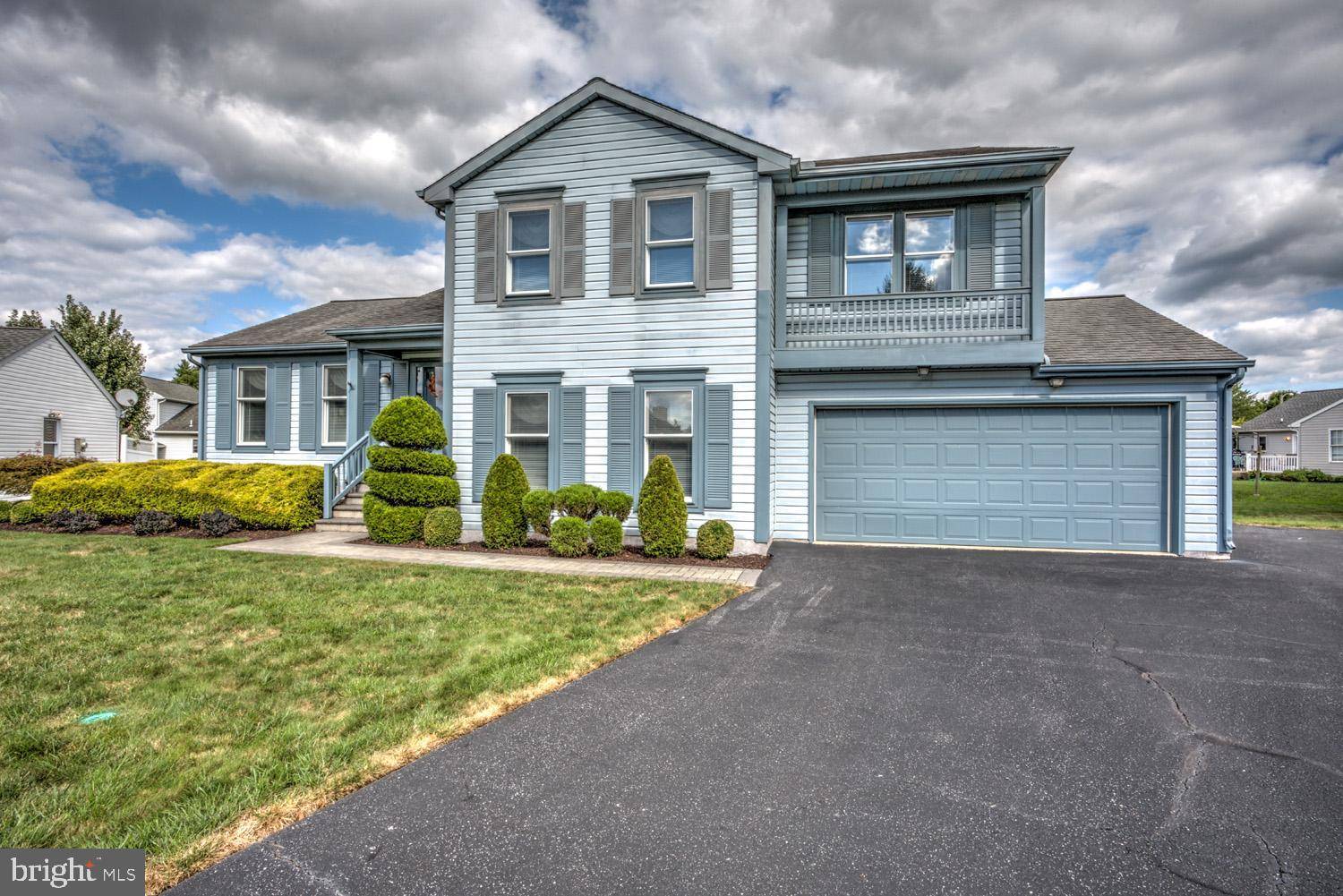 New Holland, PA 17557,225 PINE LN