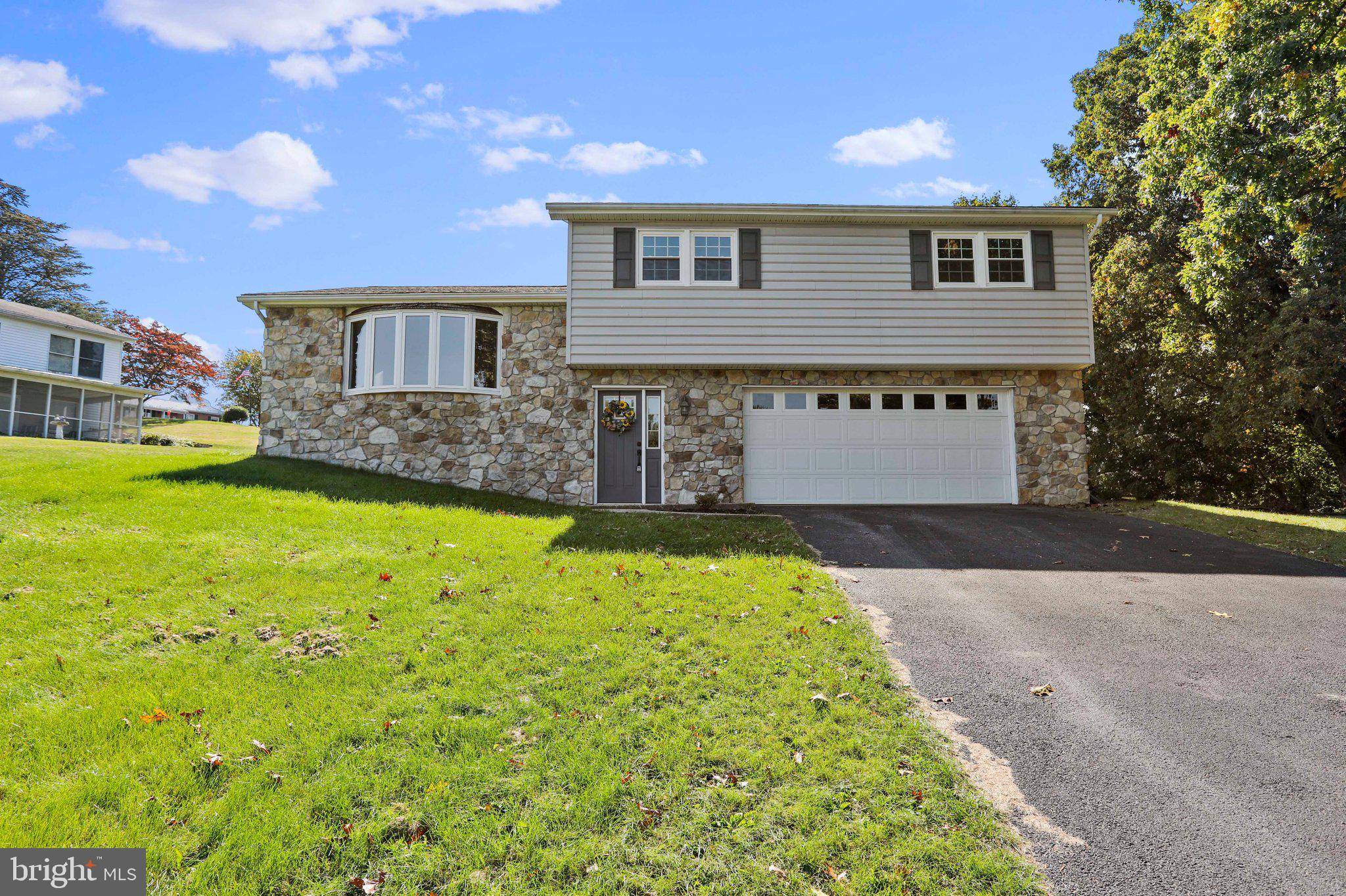 Chambersburg, PA 17201,8 BUCKINGHAM DRIVE