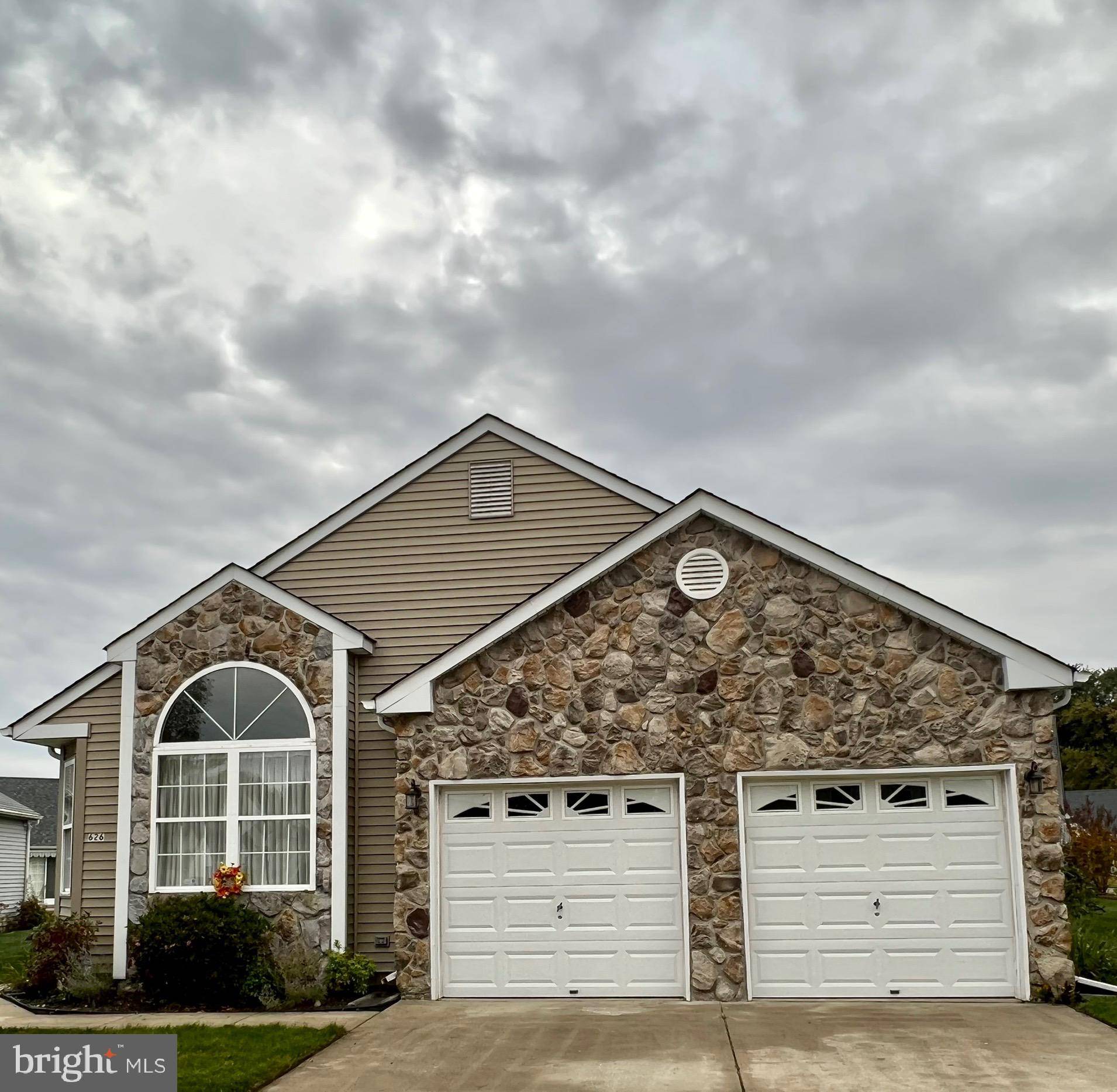 Williamstown, NJ 08094,626 SAINT VINCENT CT