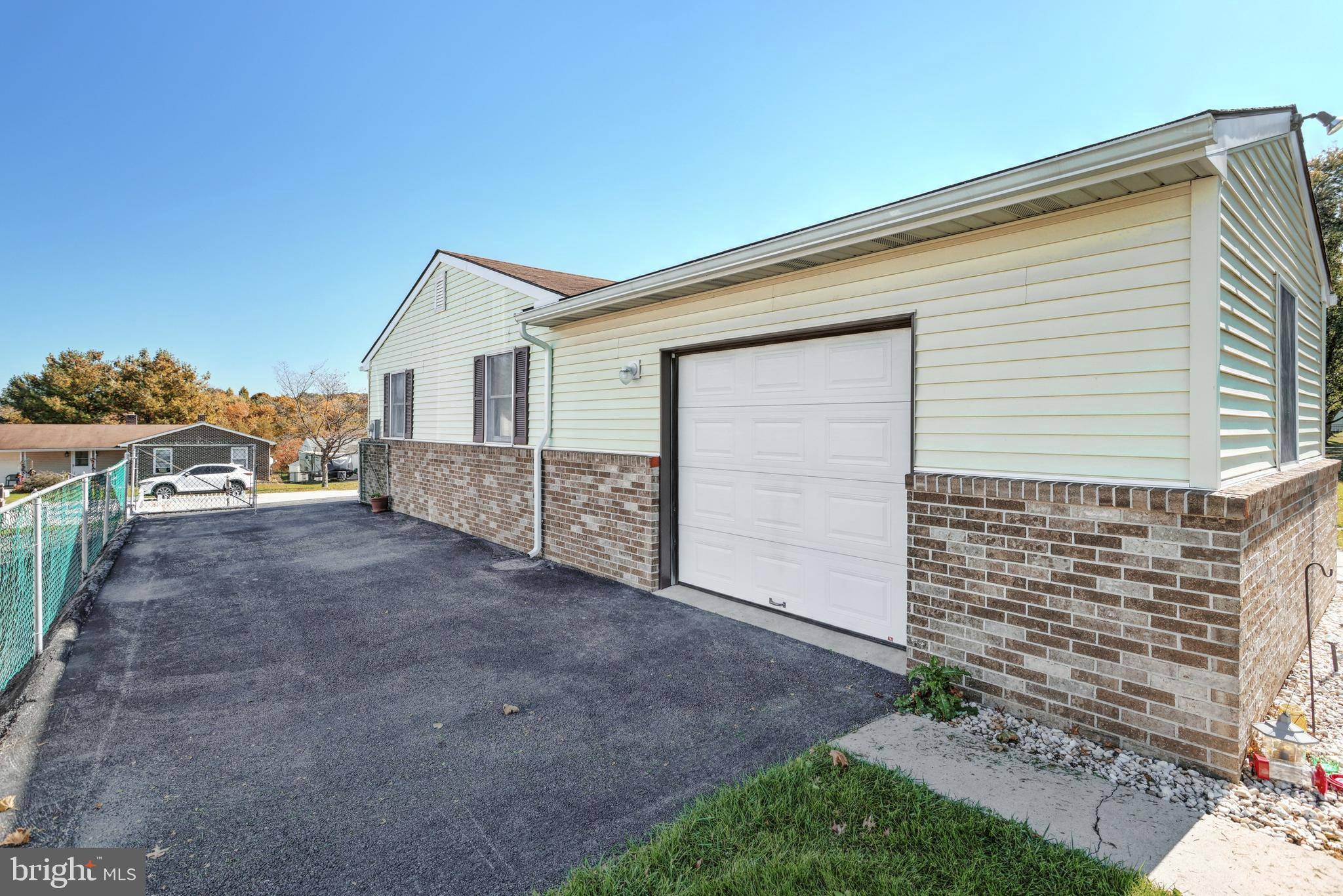 York, PA 17408,1456 WHISPERING SPRINGS DR