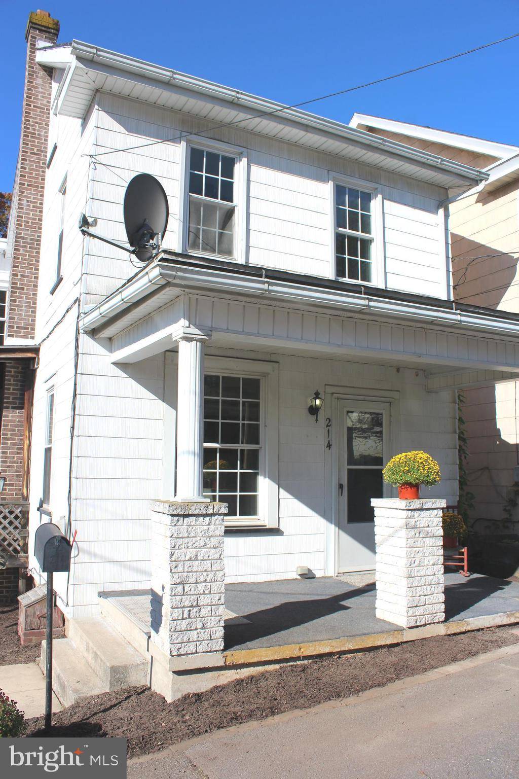 Williamstown, PA 17098,214 WALNUT ST