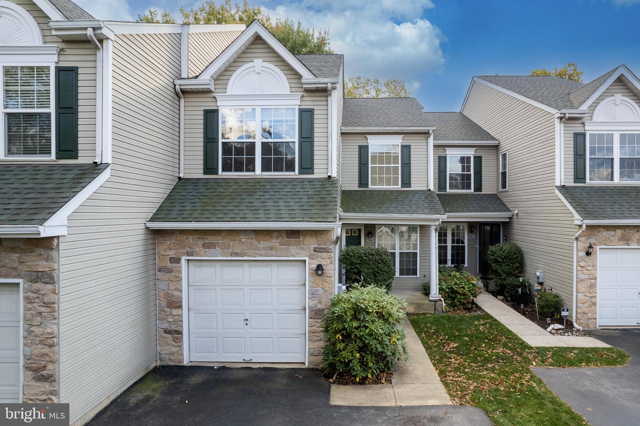 Plymouth Meeting, PA 19462,318 GREEN VIEW CT