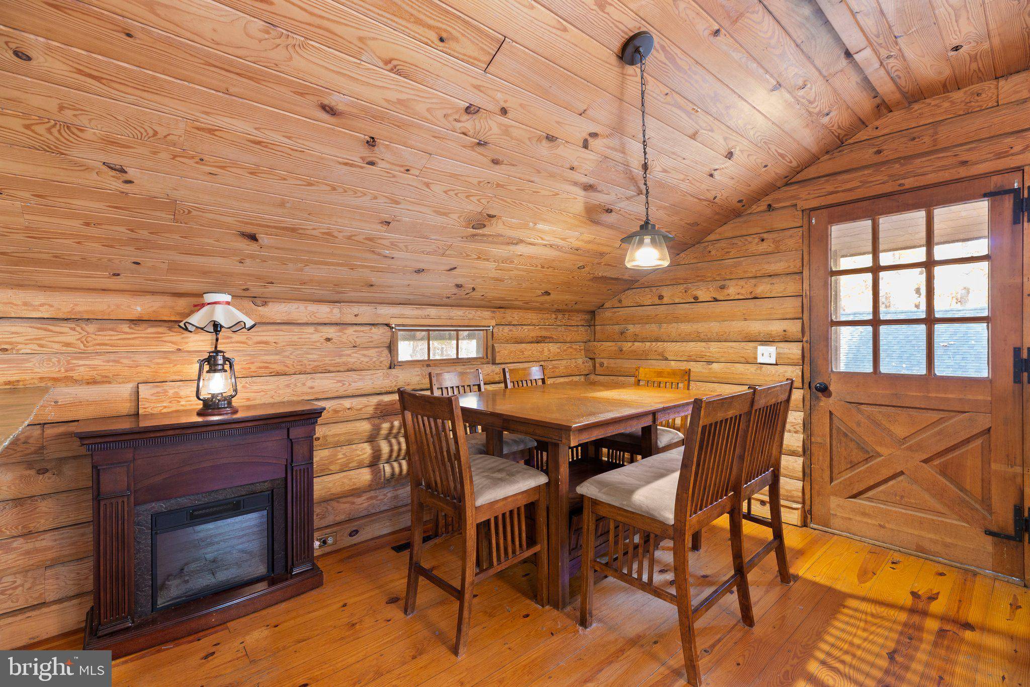 Beaverdam, VA 23015,1731 LOG CABIN RD