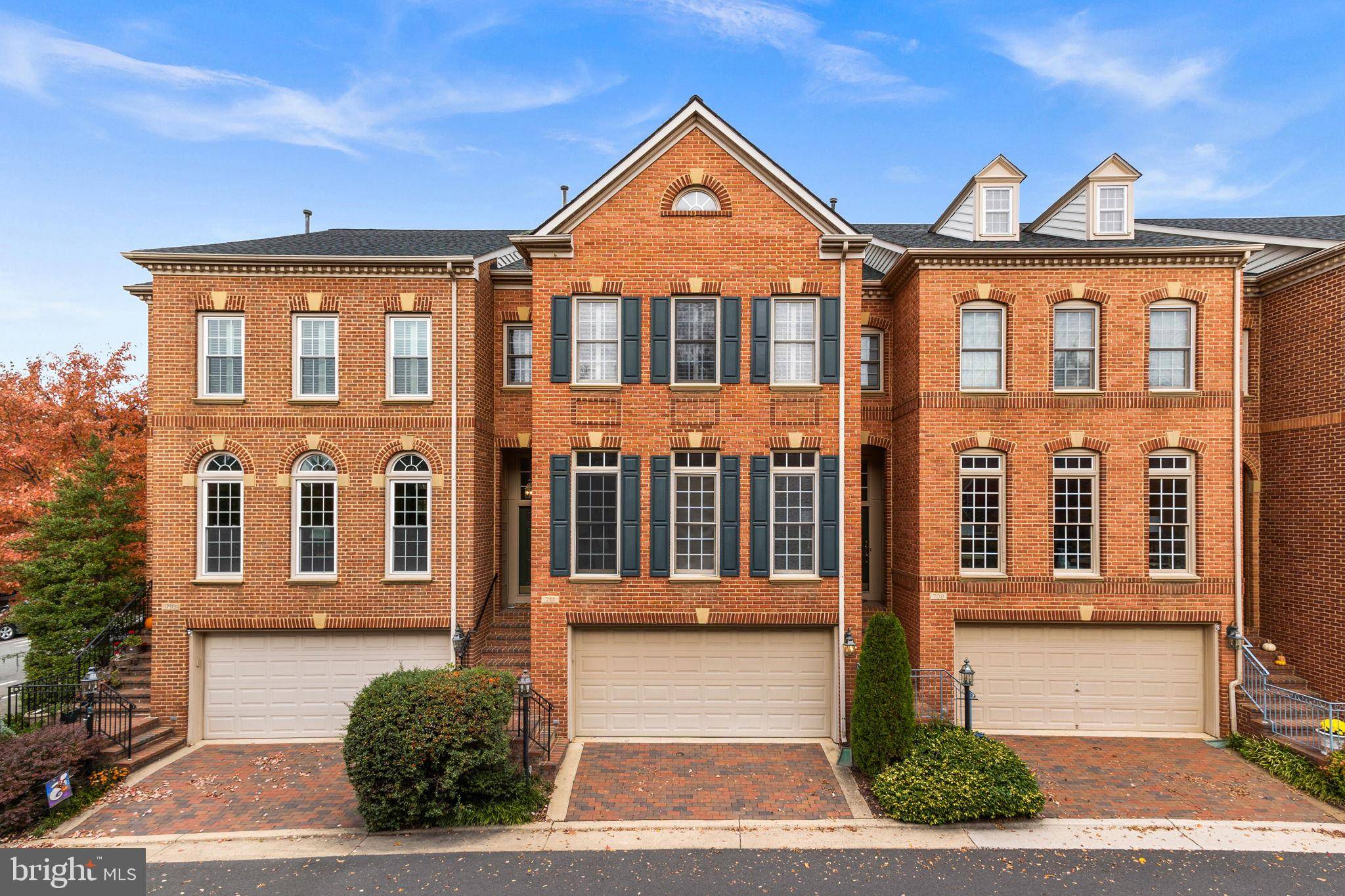 Alexandria, VA 22314,711 ARCH HALL LN