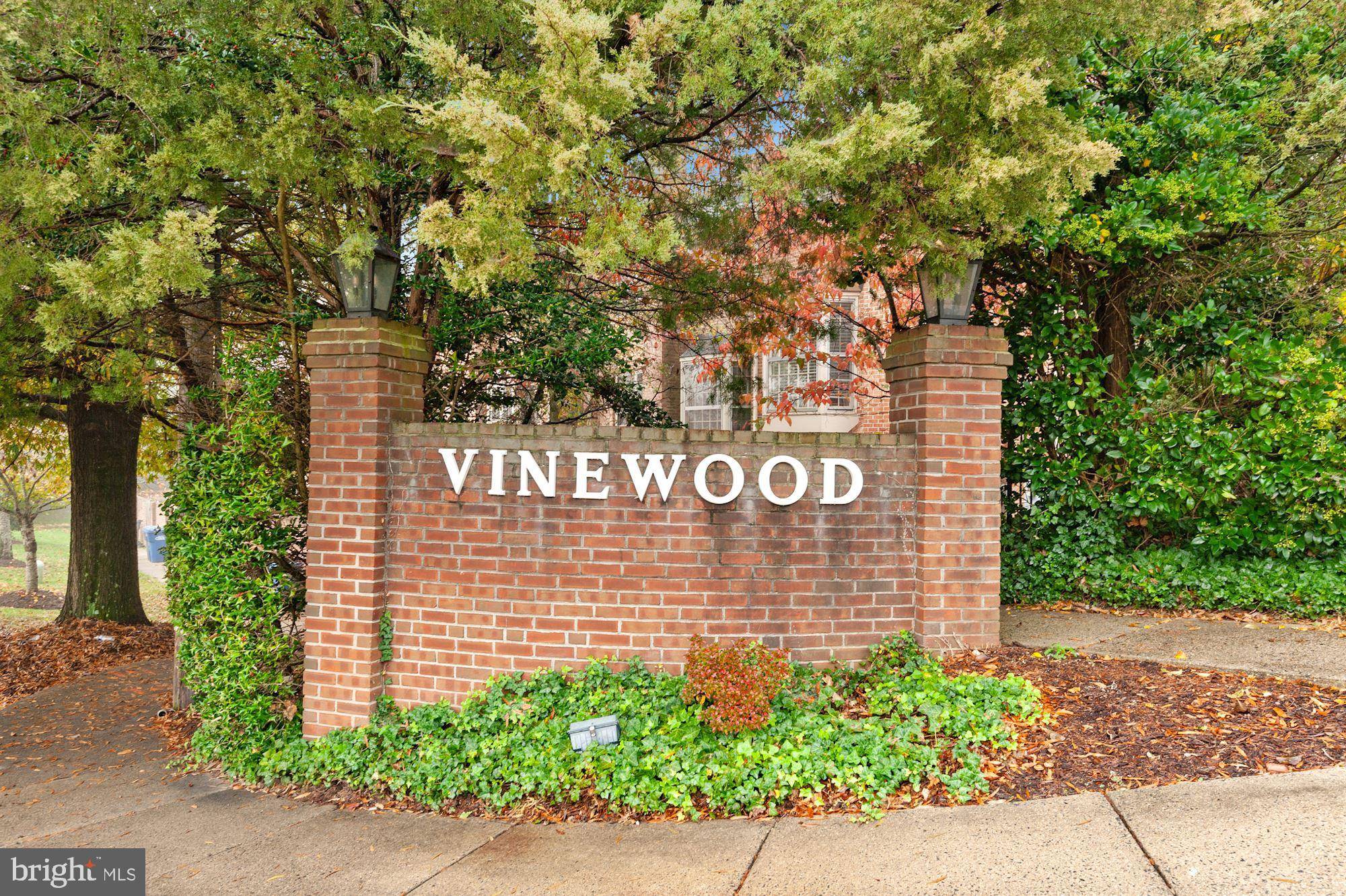 Falls Church, VA 22044,6192 VINE FOREST CT