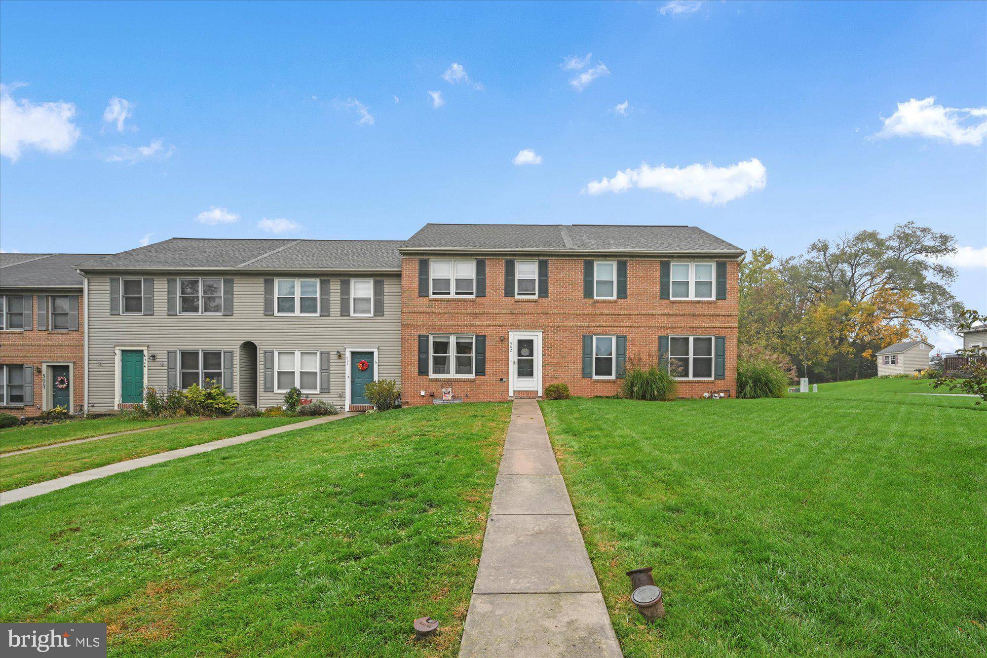 Stevens, PA 17578,502 STONECREST CT