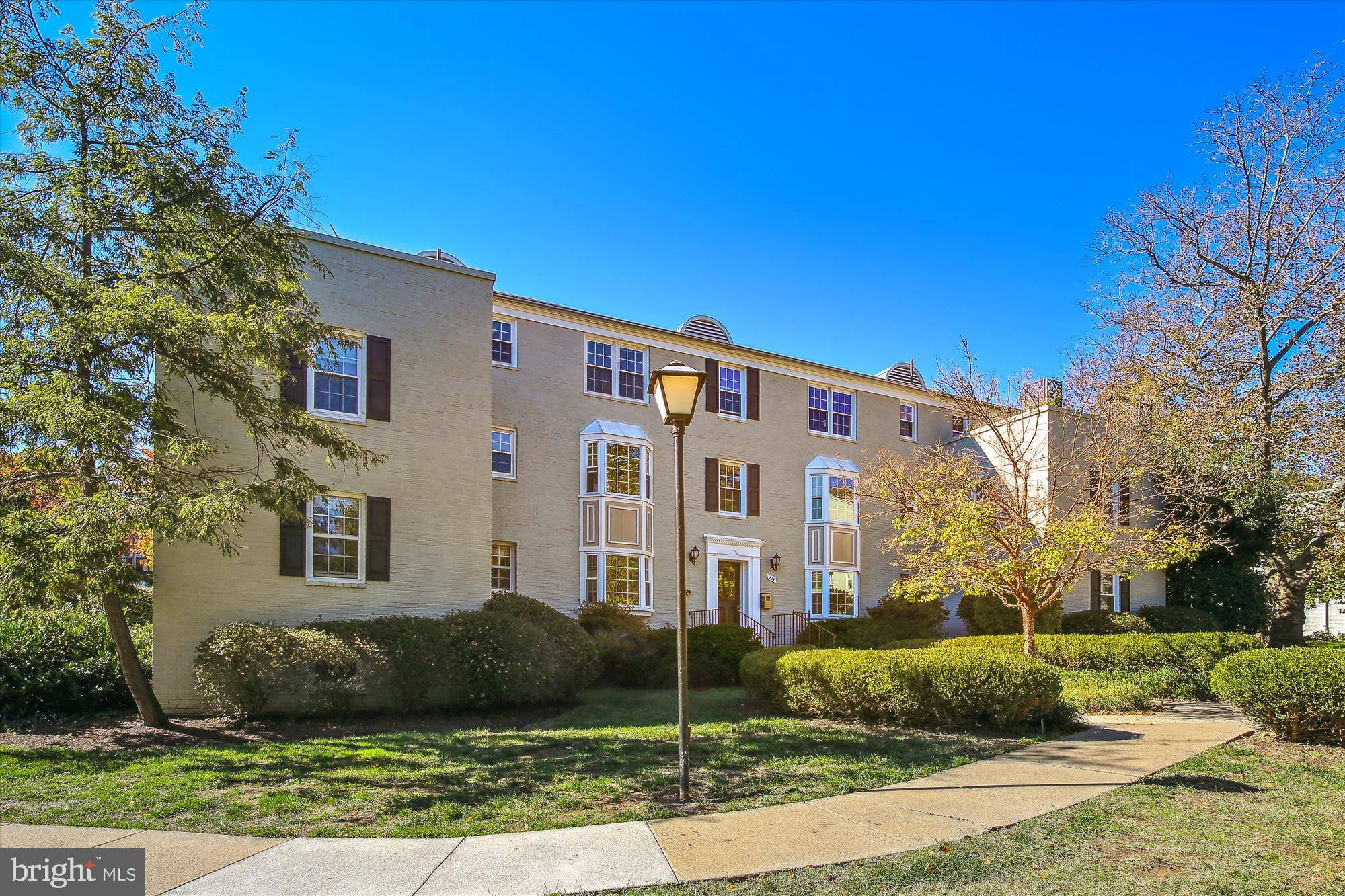 Arlington, VA 22204,814 S ARLINGTON MILL DR #6-104