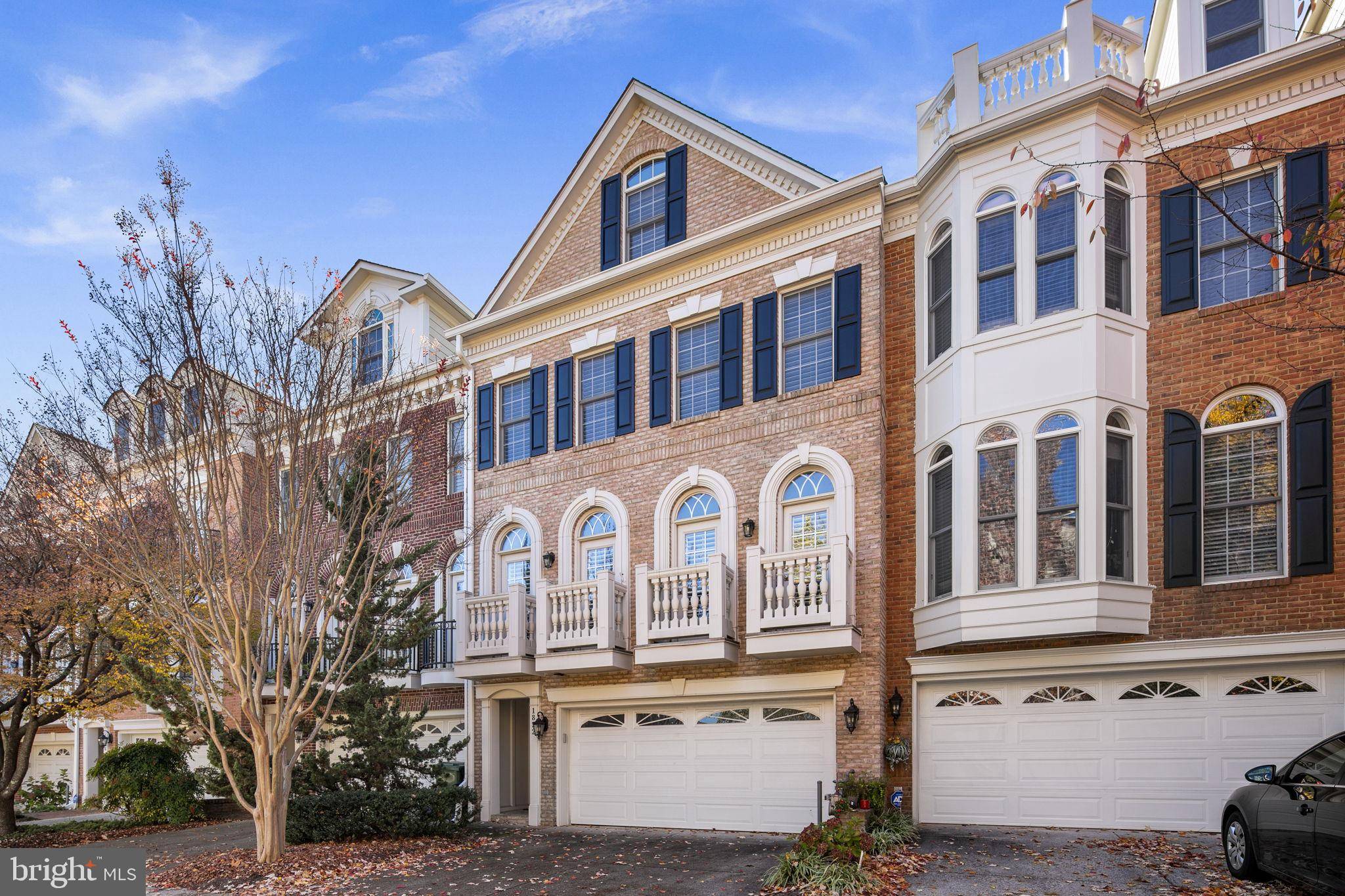 Mclean, VA 22102,1822 FONTHILL CT