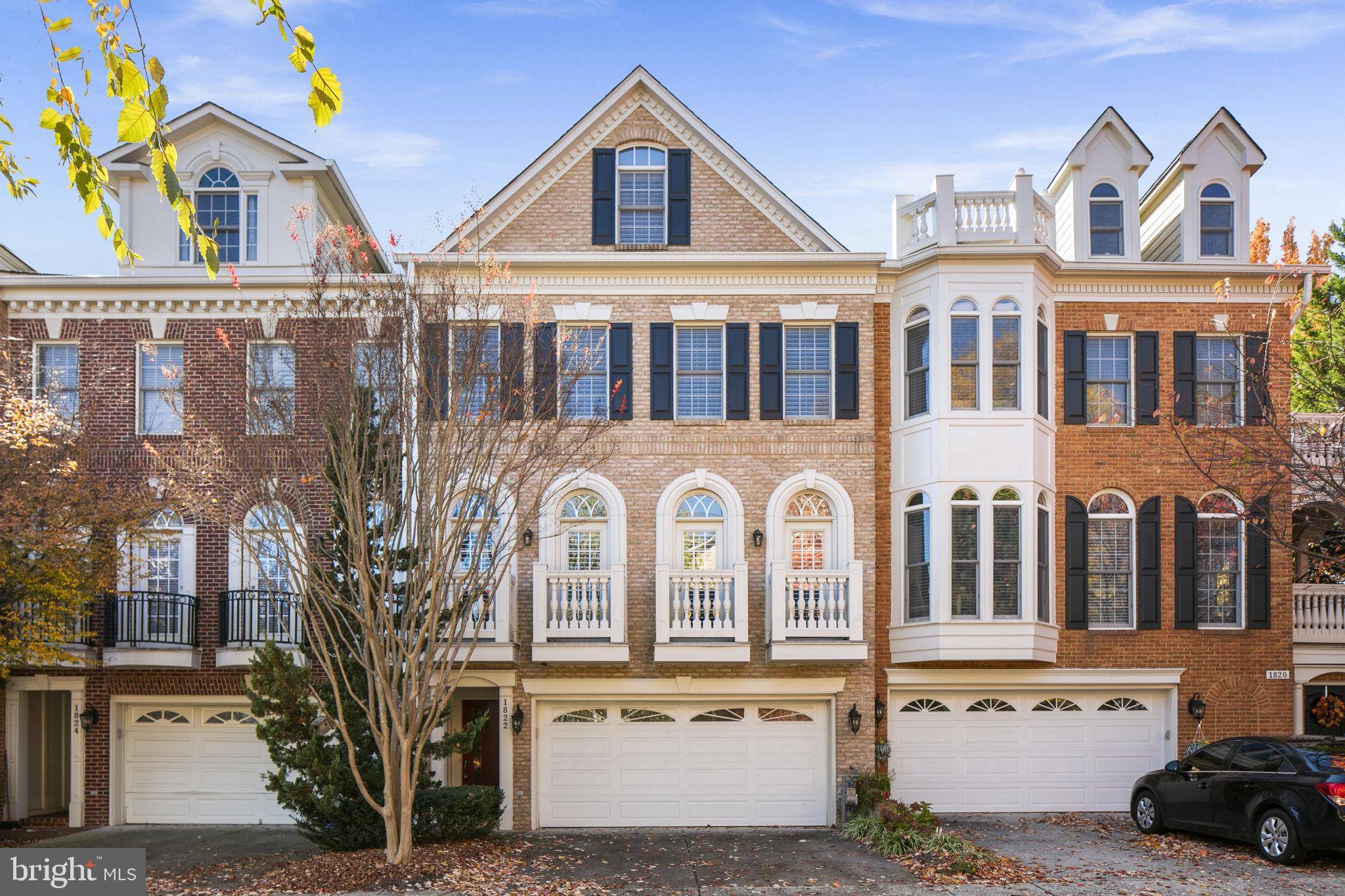 Mclean, VA 22102,1822 FONTHILL CT