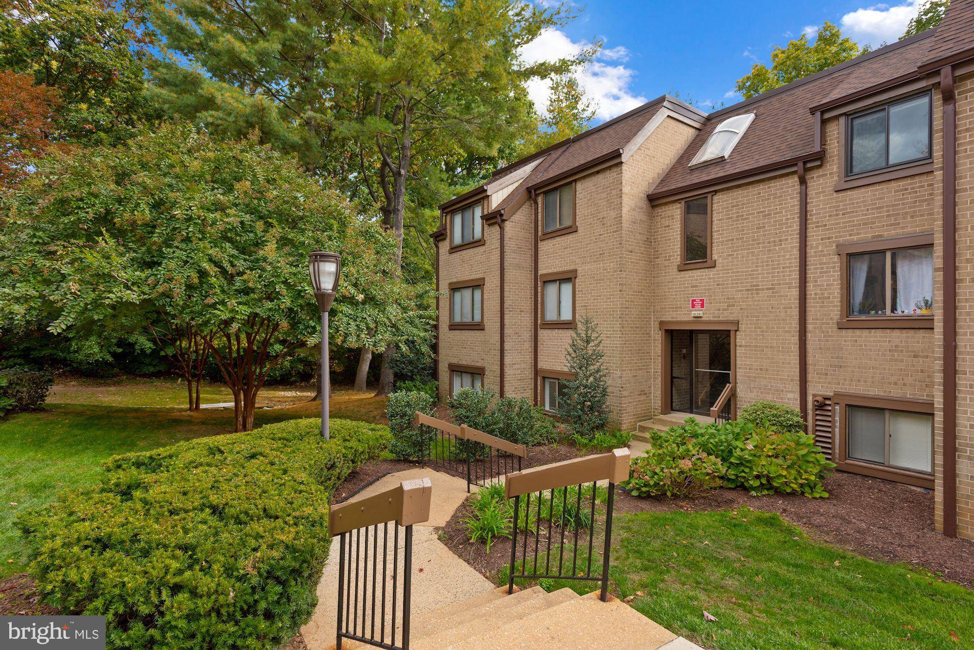 Reston, VA 20190,1639 PARKCREST CIR #300