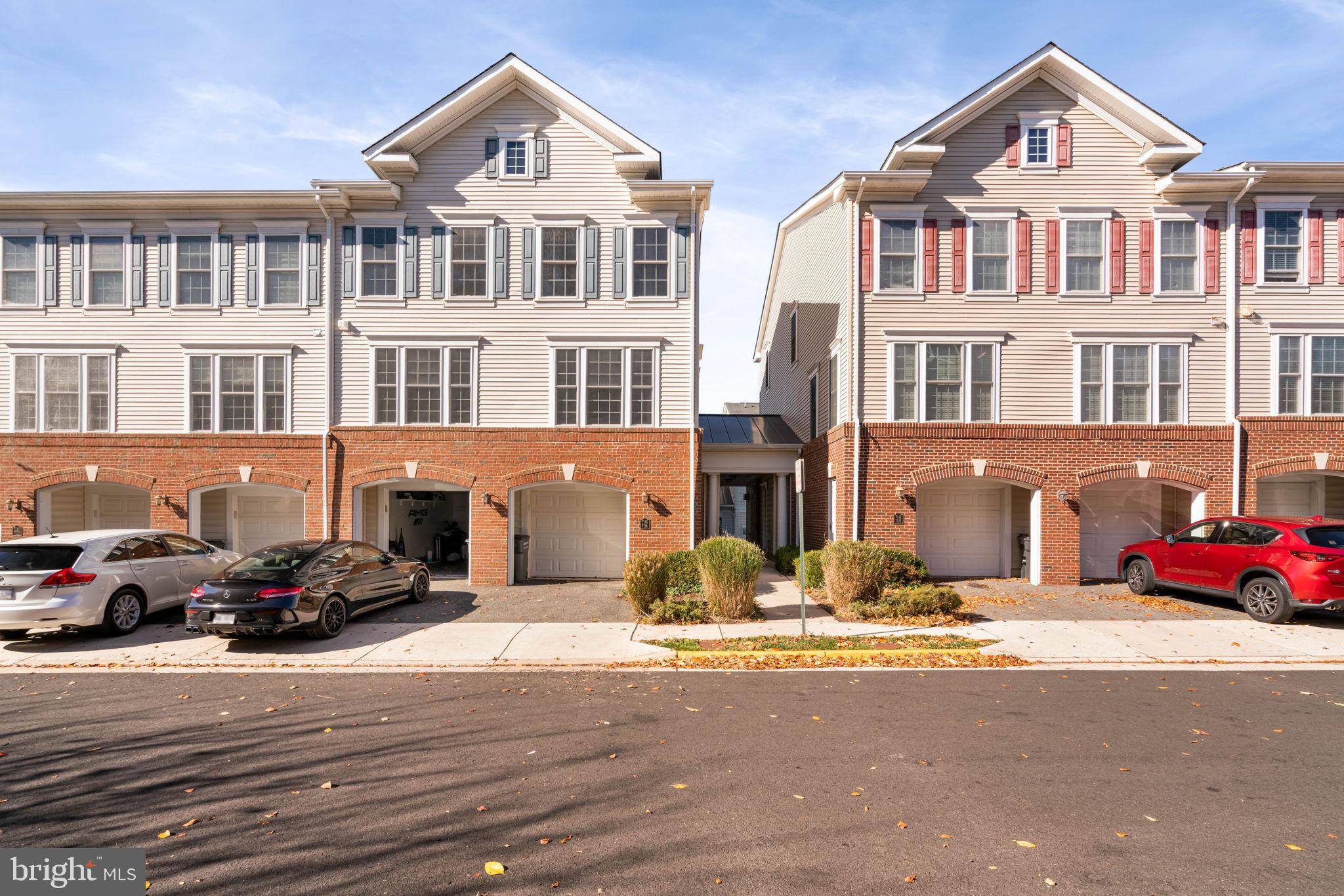 Alexandria, VA 22306,7116 MASON GROVE CT #31