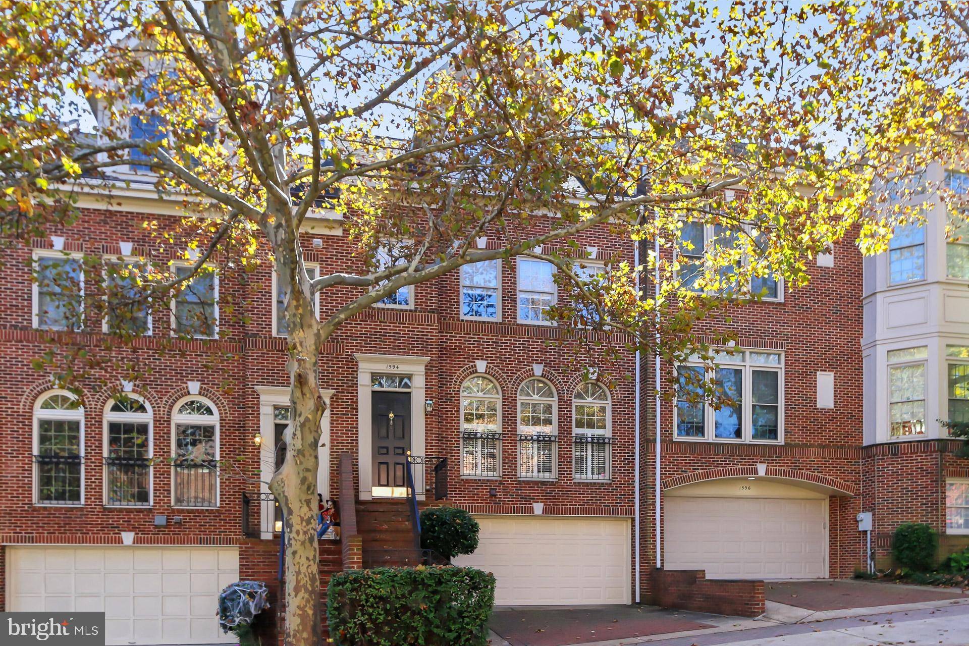 Arlington, VA 22209,1594 N COLONIAL TER