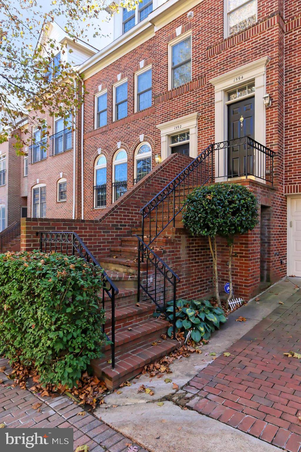 Arlington, VA 22209,1594 N COLONIAL TER