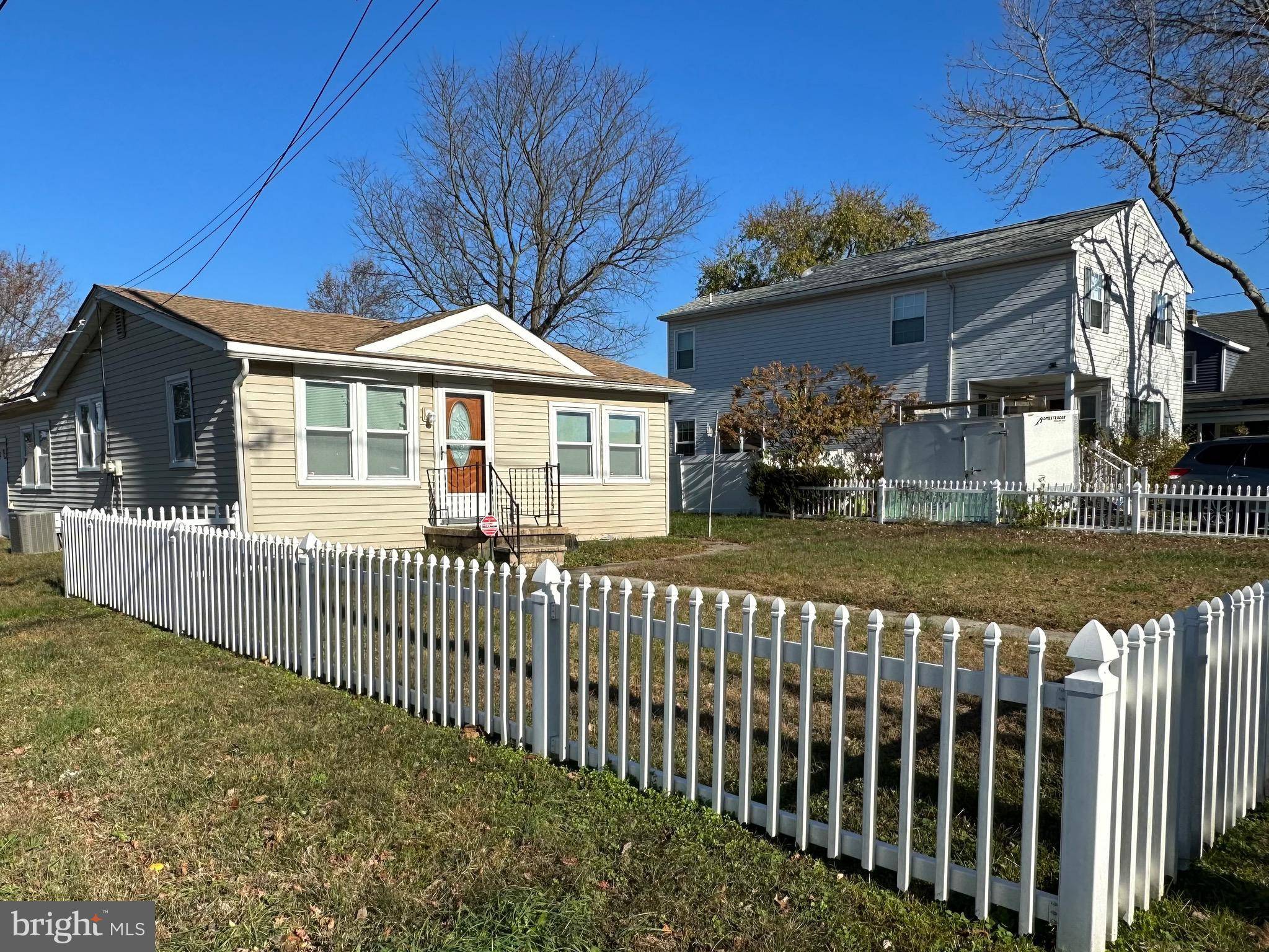 Marcus Hook, PA 19061,1352 CHERRY ST