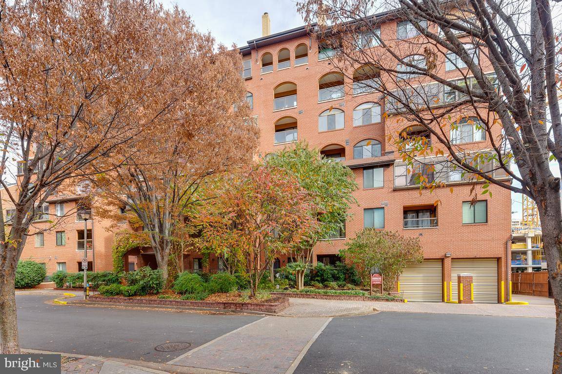 Arlington, VA 22201,1029 N STUART ST #217