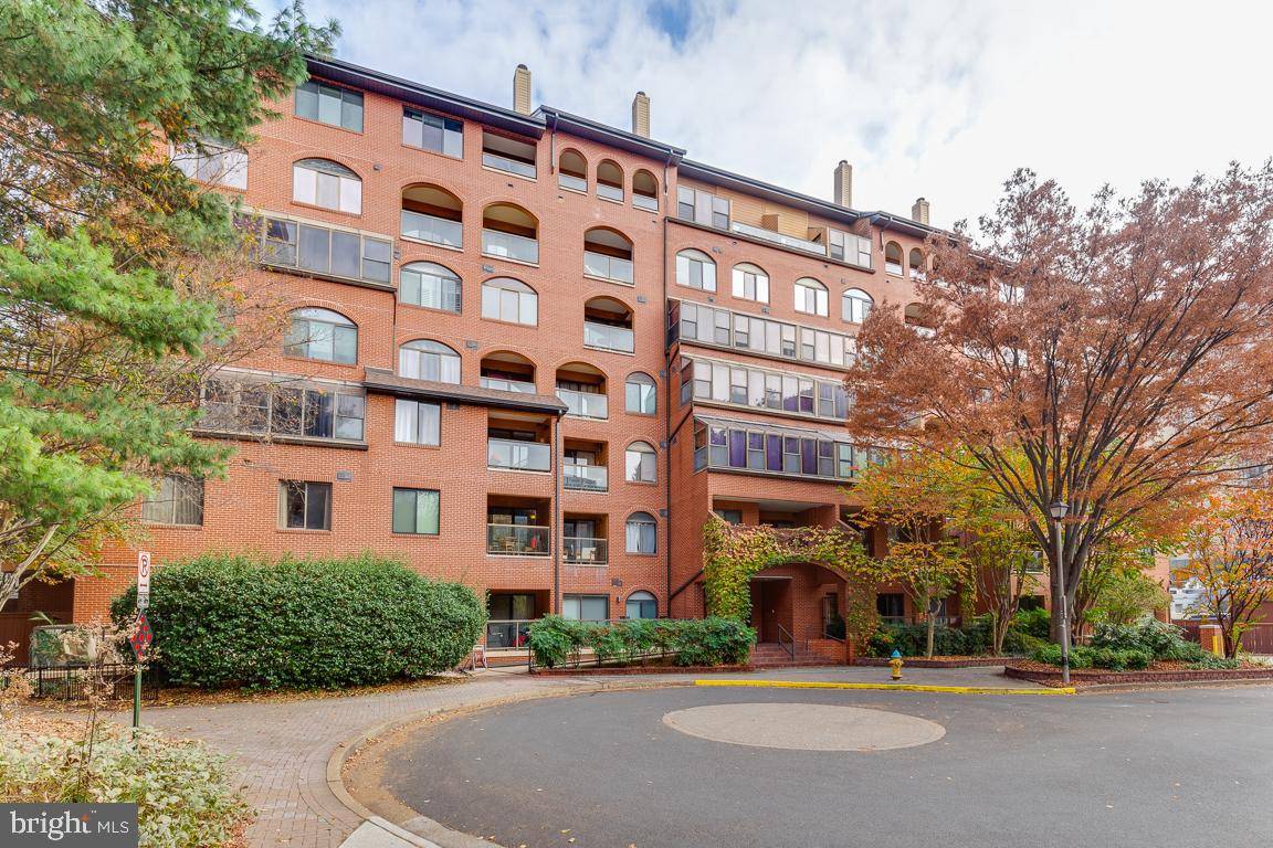 Arlington, VA 22201,1029 N STUART ST #217