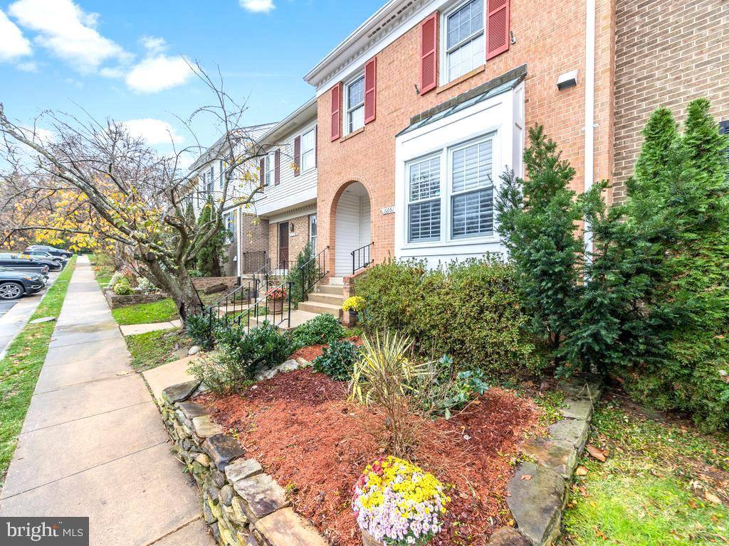 Alexandria, VA 22310,6051 CROWN ROYAL CIR