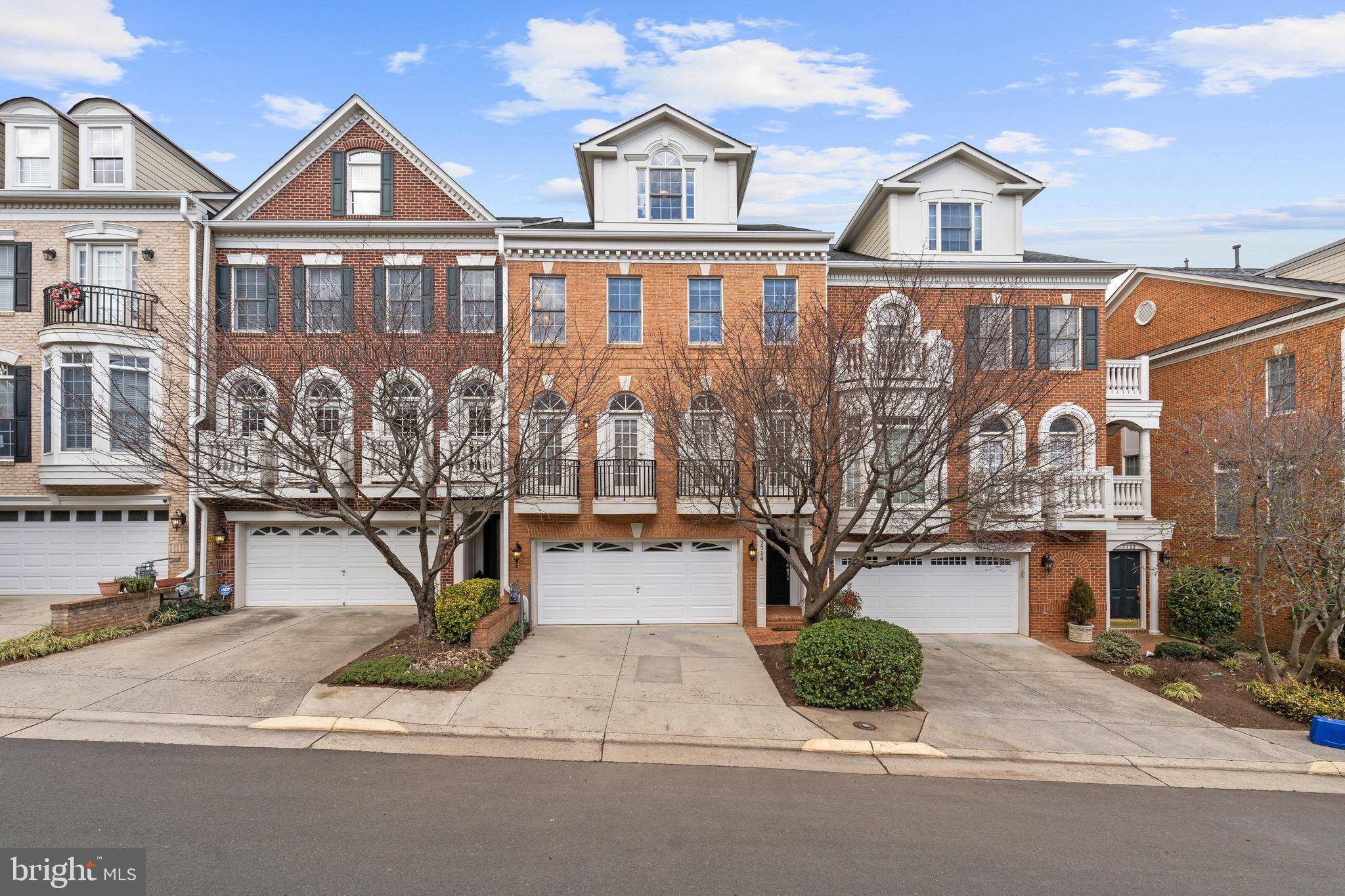 Mclean, VA 22102,7714 SPOLETO LN #54