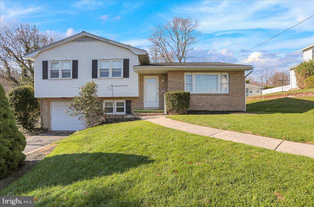 Mohnton, PA 19540,6 MAPLE ST