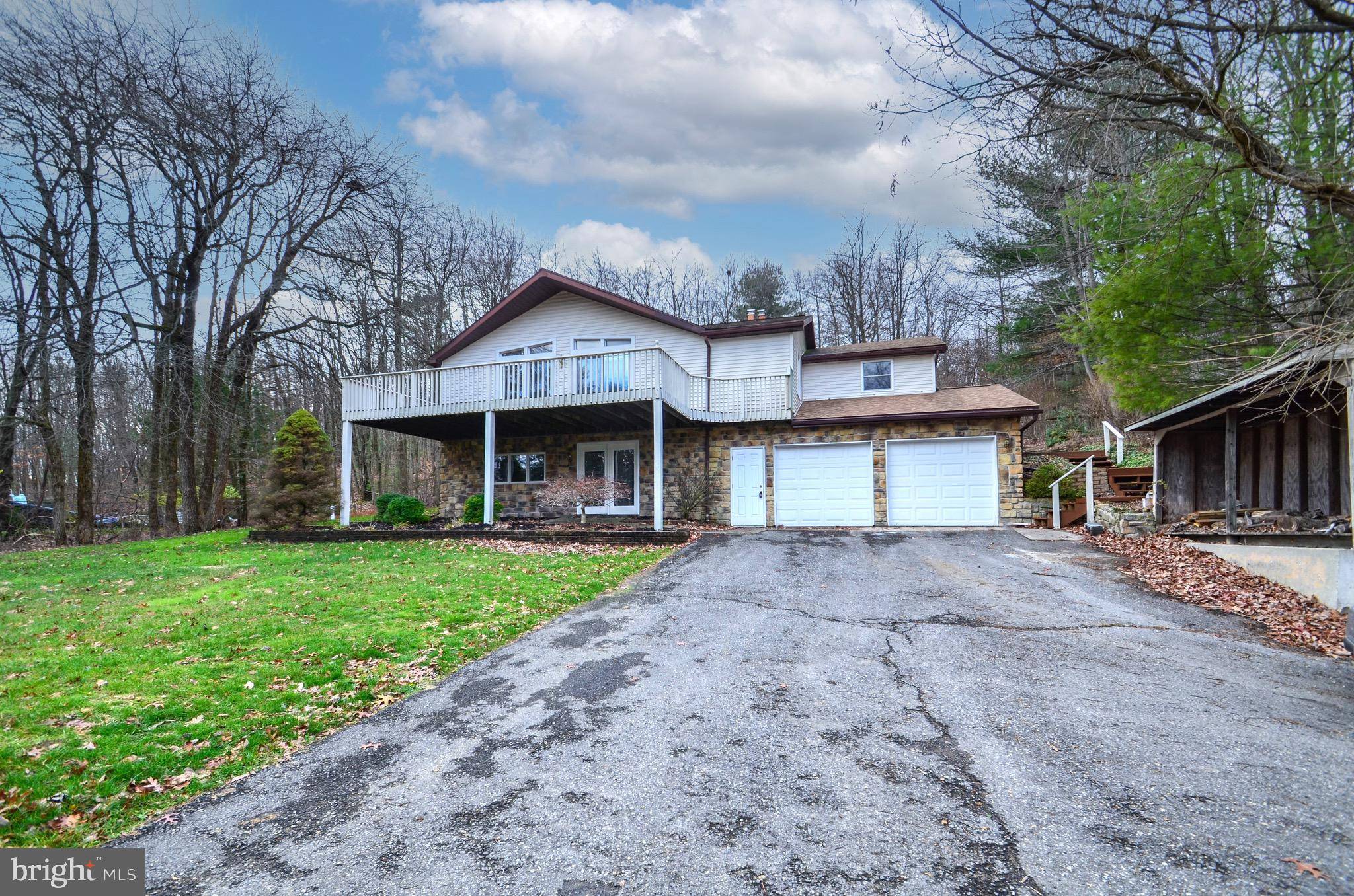 Lehighton, PA 18235,573 HIGHLAND HILLS