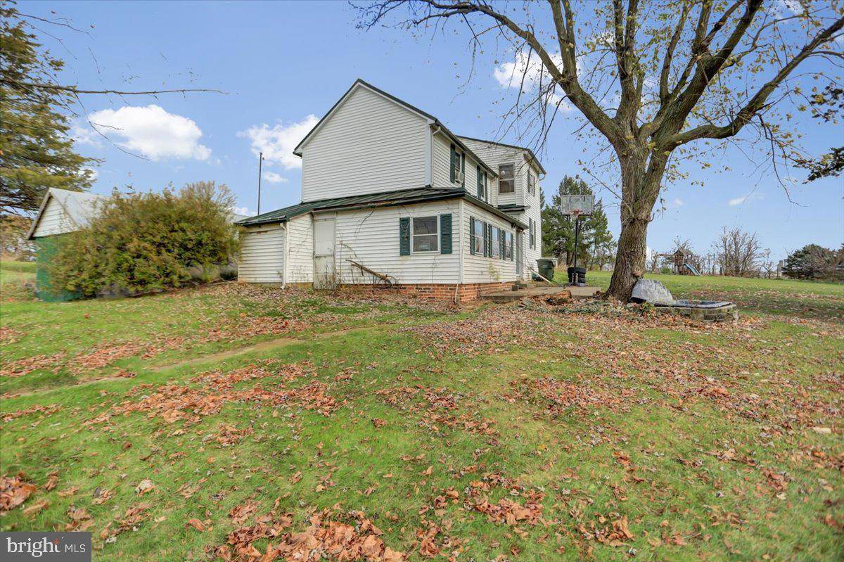 Shippensburg, PA 17257,272 FAIRVIEW RD