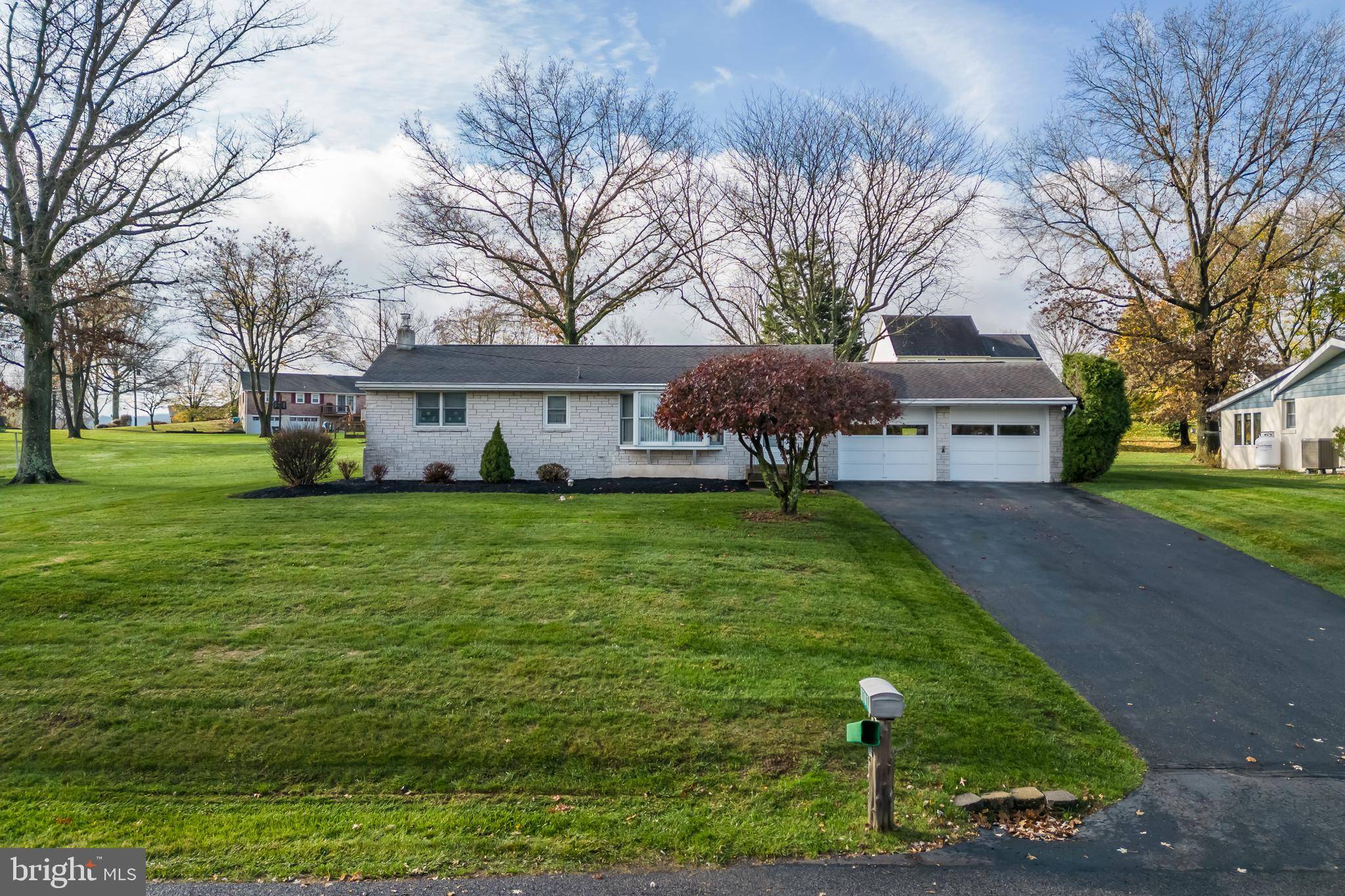 Pennsburg, PA 18073,1707 LAKESHORE DR