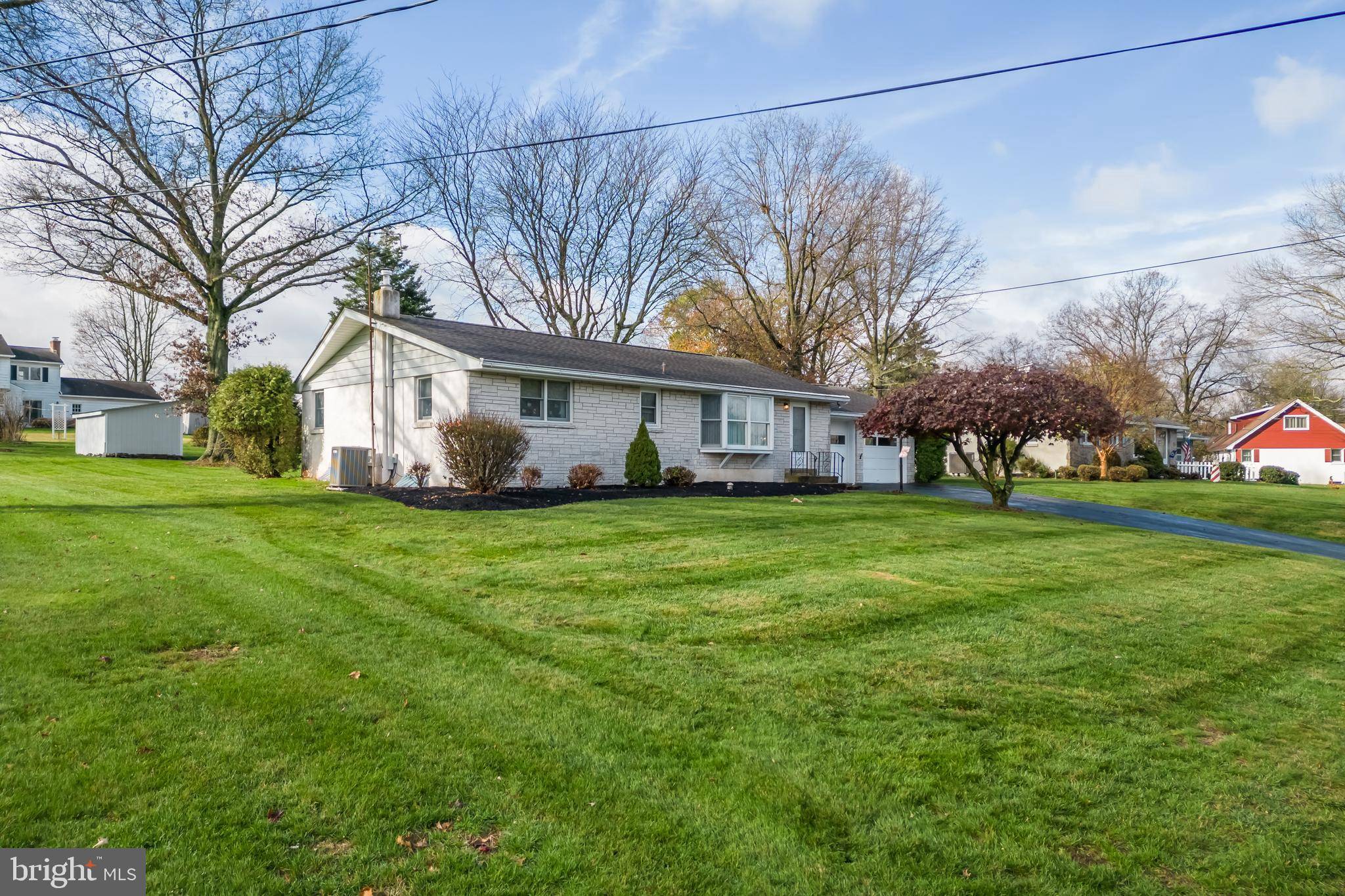 Pennsburg, PA 18073,1707 LAKESHORE DR