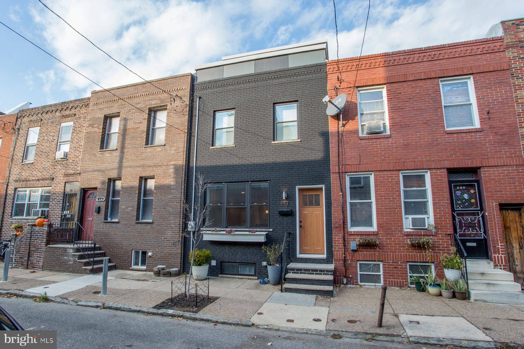 Philadelphia, PA 19148,817 FERNON ST