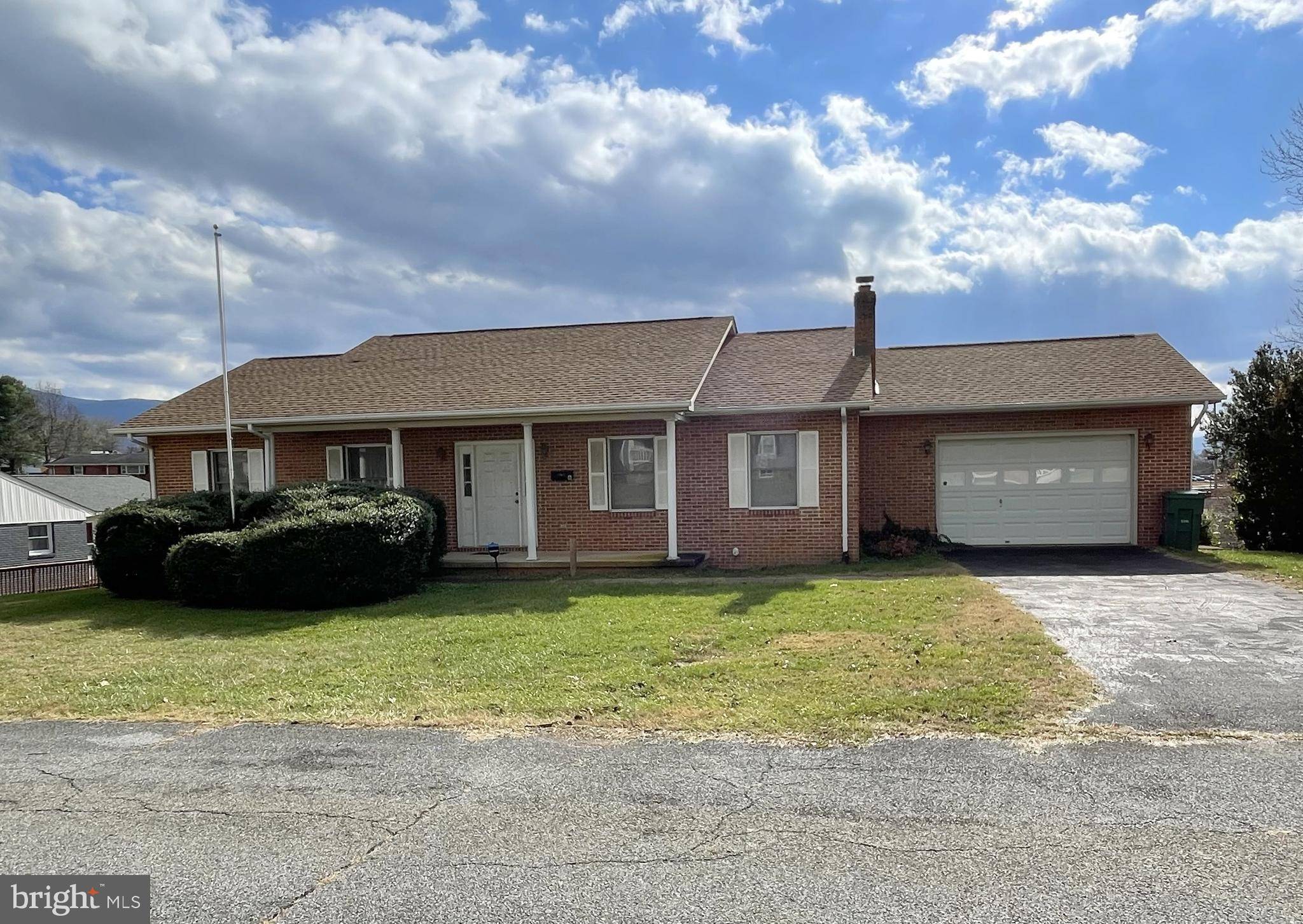 Luray, VA 22835,6 TERRACE LN