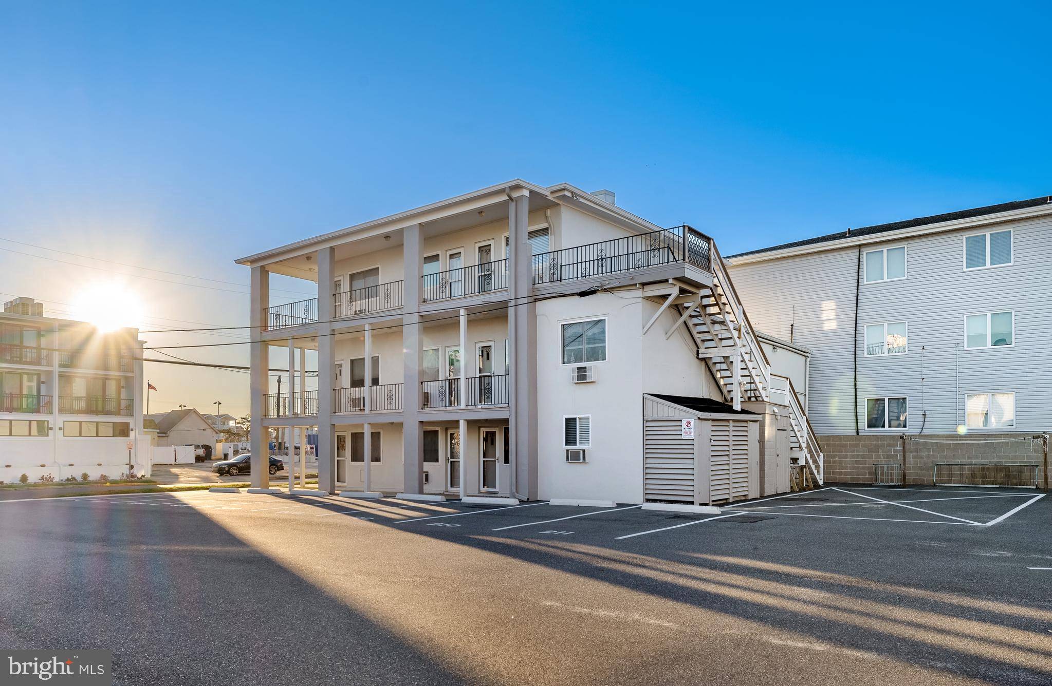 Sea Isle City, NJ 08243,3918 LANDIS AVE #111