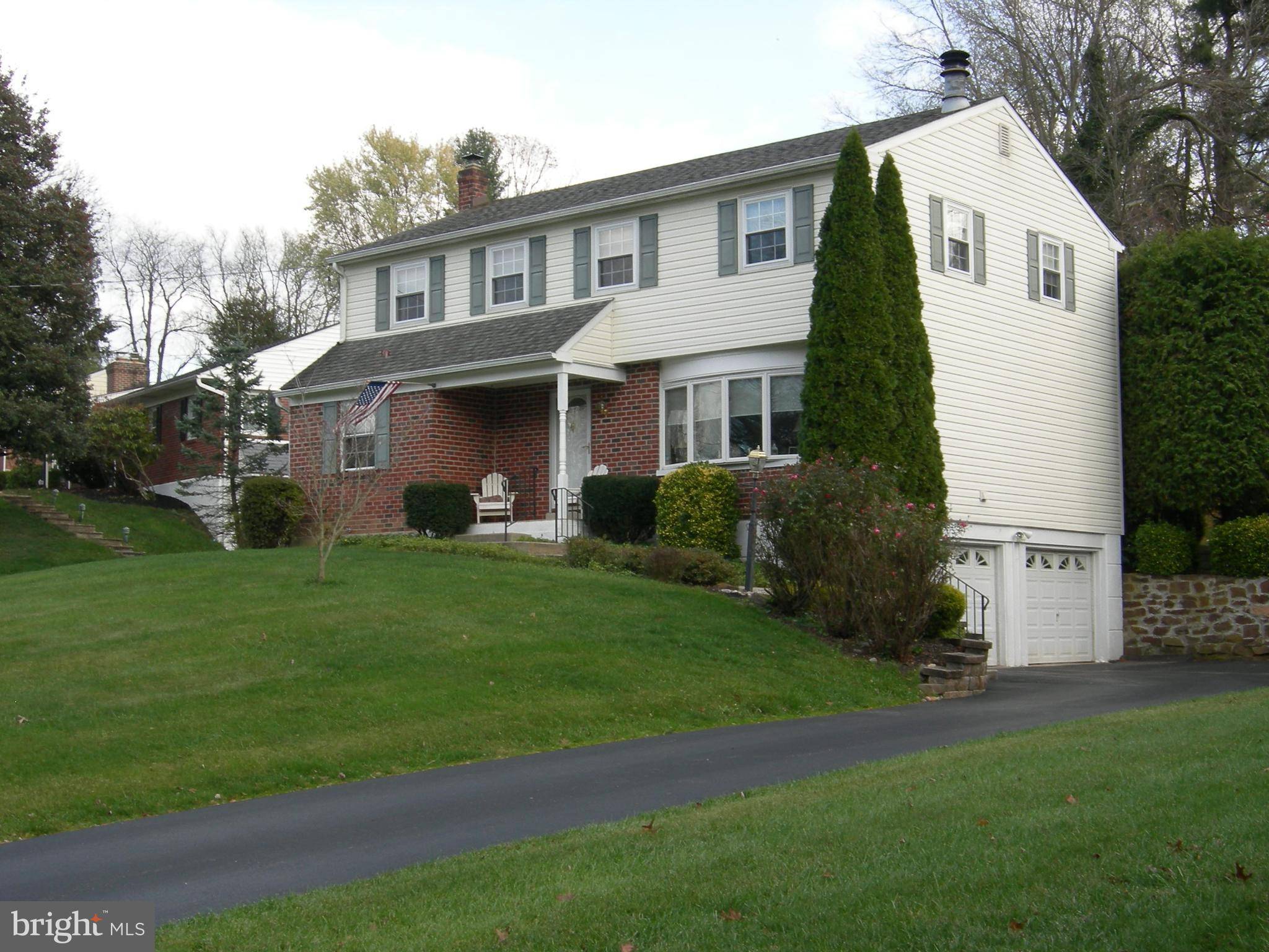 Newtown Square, PA 19073,127 BROOKSIDE RD