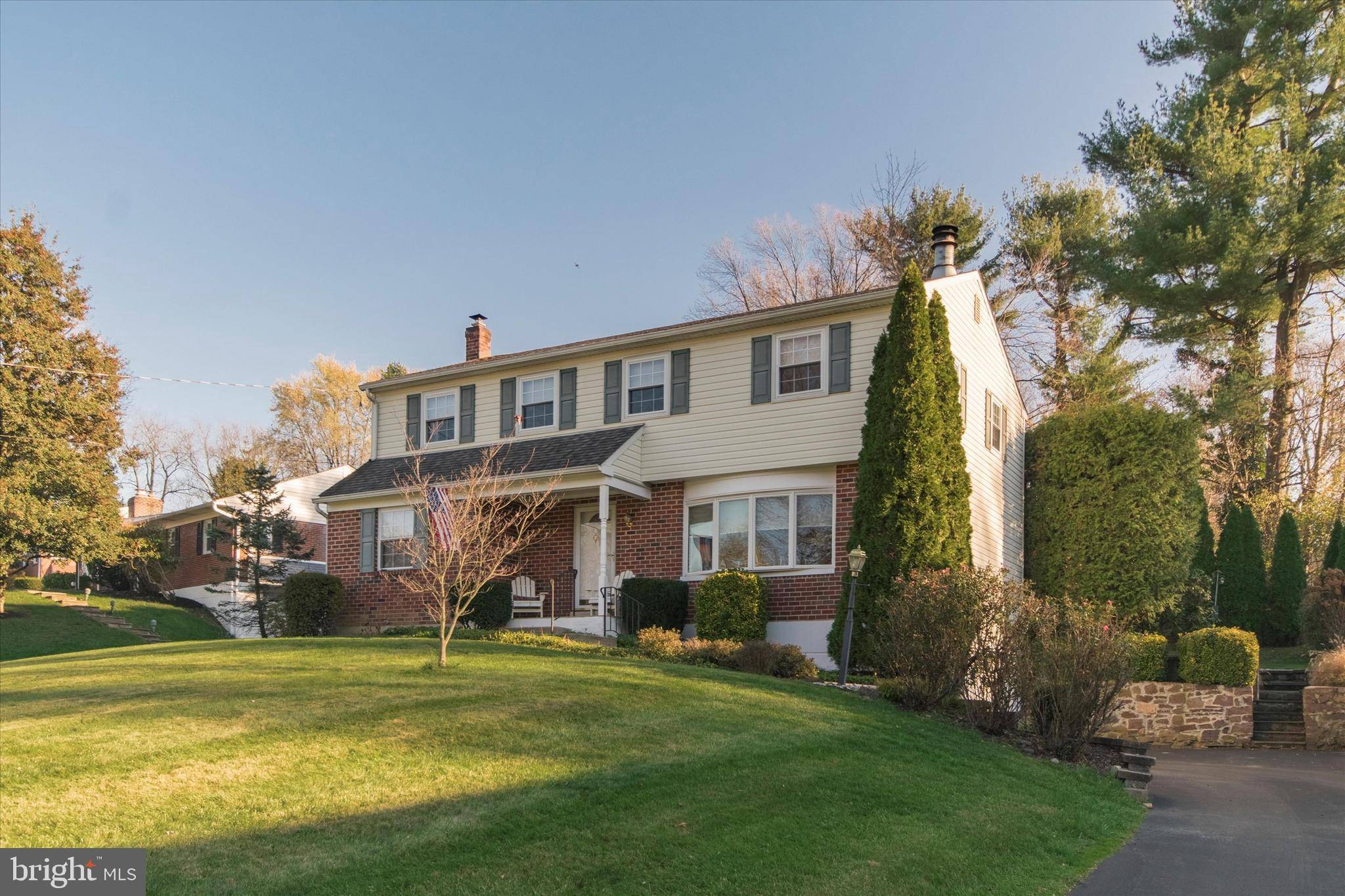 Newtown Square, PA 19073,127 BROOKSIDE RD