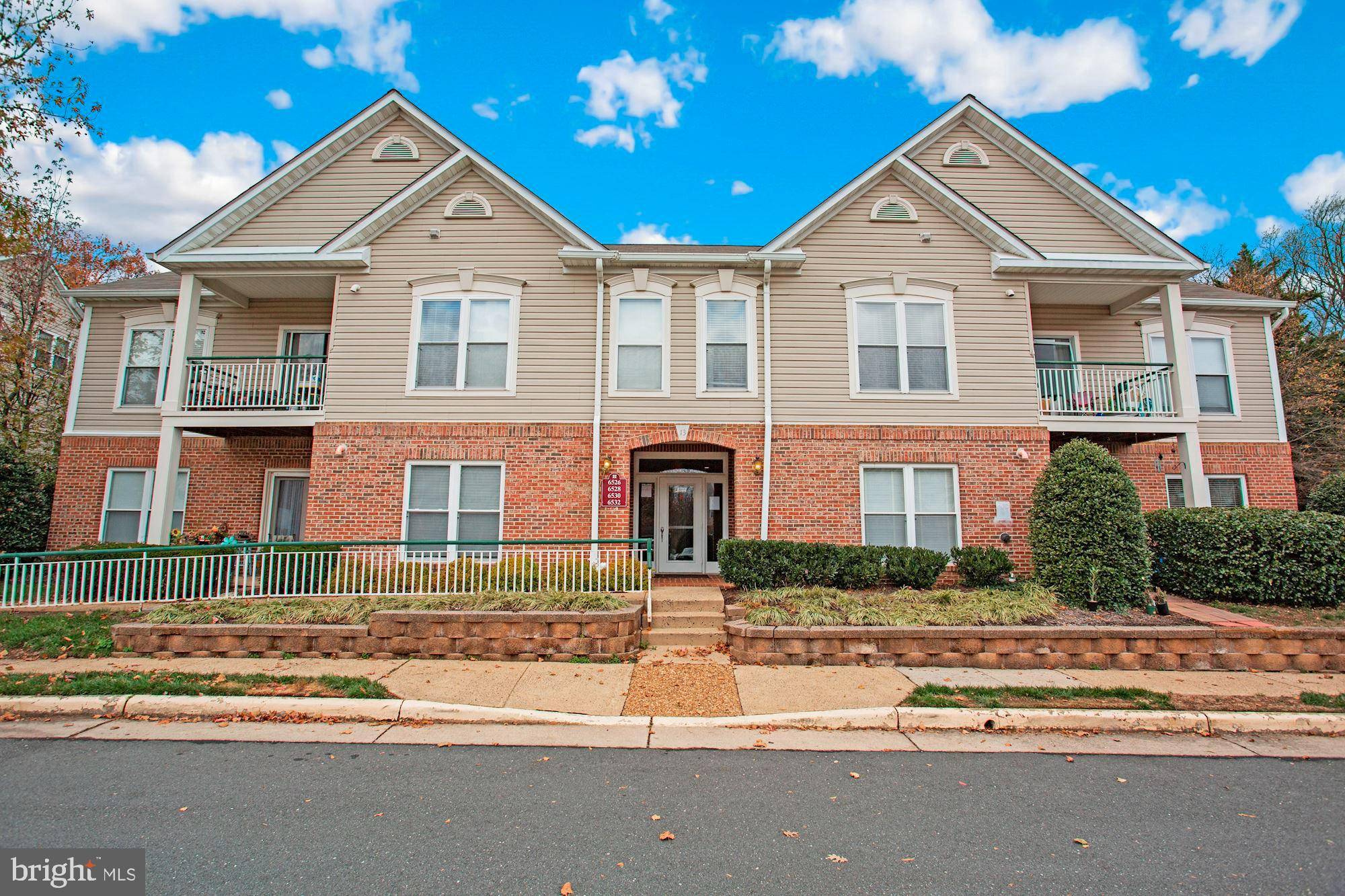 Alexandria, VA 22315,6532 GRANGE LN #203