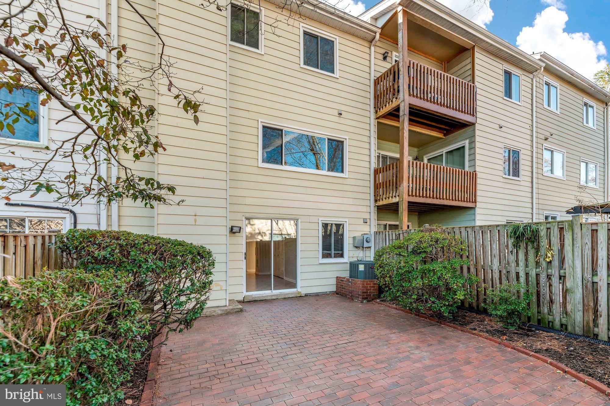 Fairfax, VA 22032,5434 CROWS NEST CT