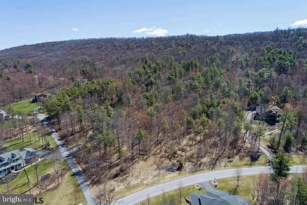 State College, PA 16801,230 TREETOPS DR