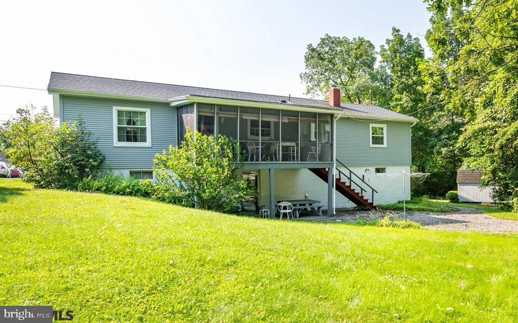 Avis, PA 17721,522 FAIRVIEW ST