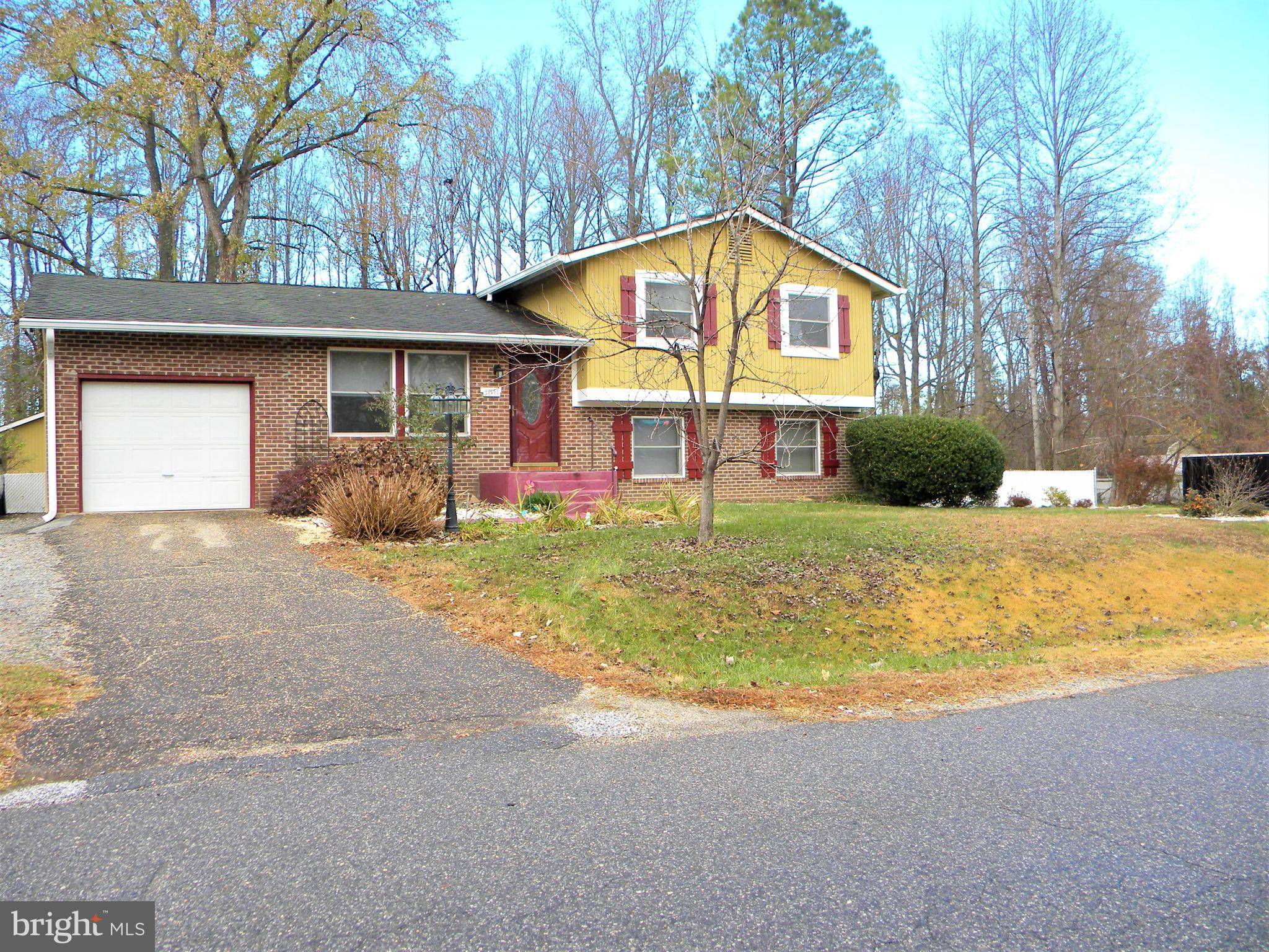 Spotsylvania, VA 22553,10608 ROBIN LN