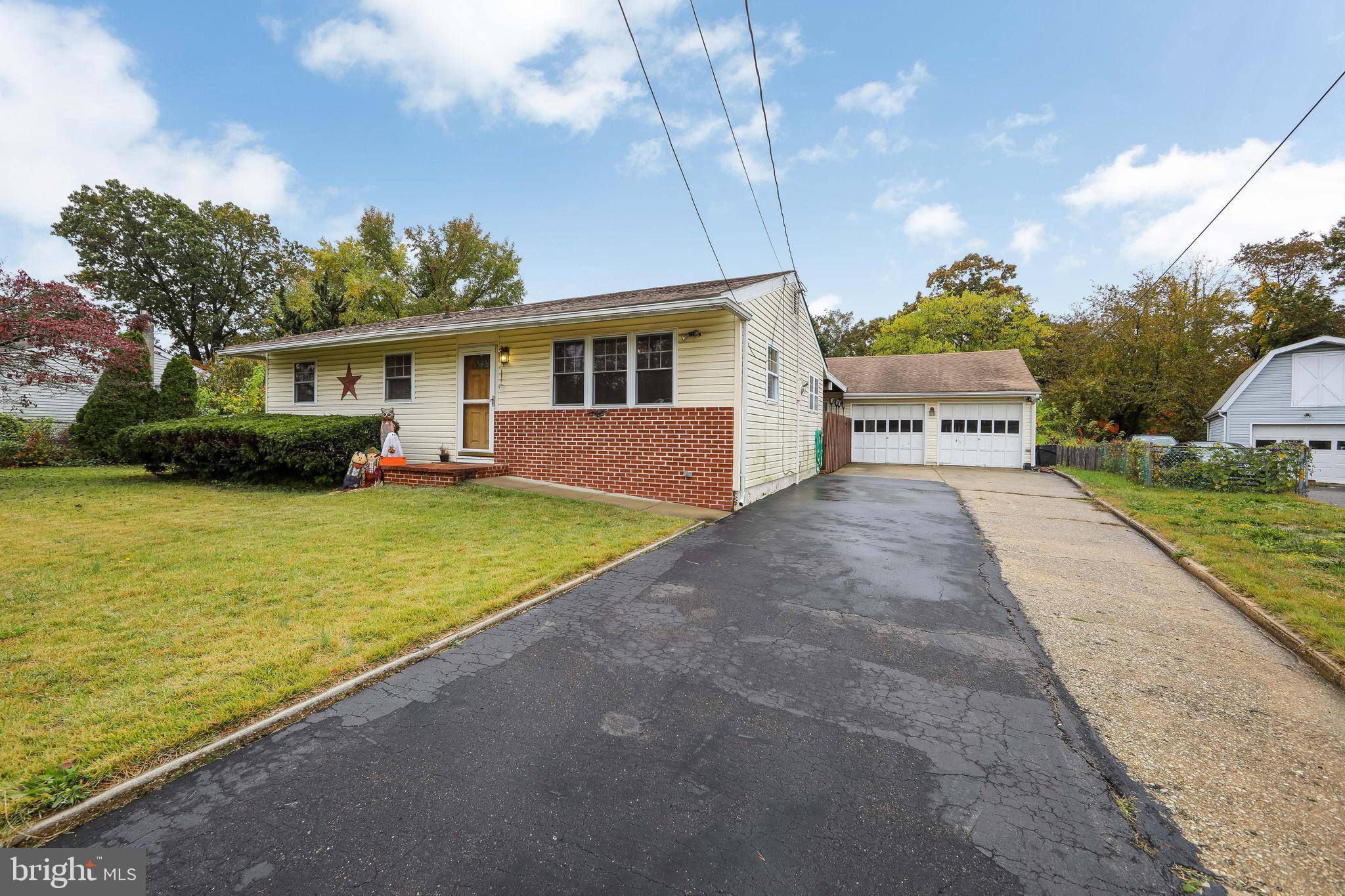 Mount Laurel, NJ 08054,406 HEMLOCK LN