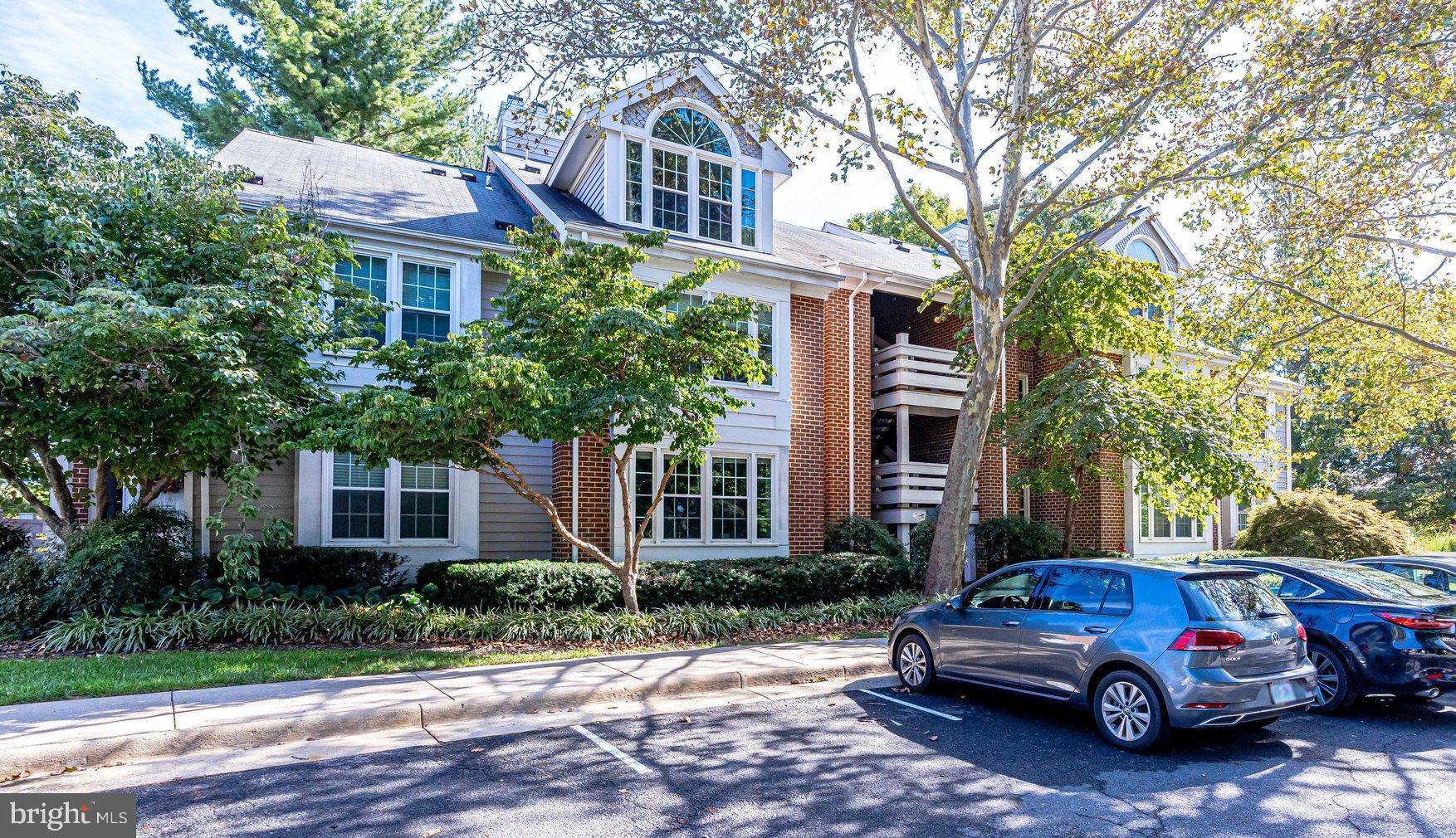 Reston, VA 20191,11166 BEAVER TRAIL CT