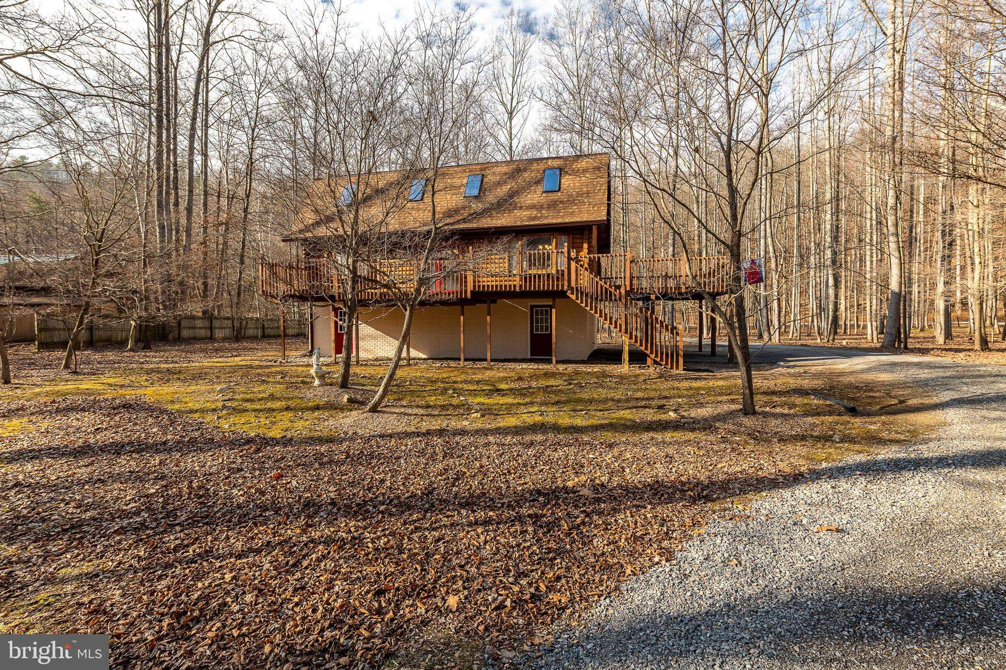 Great Cacapon, WV 25422,435 RUNNING WATERS WAY