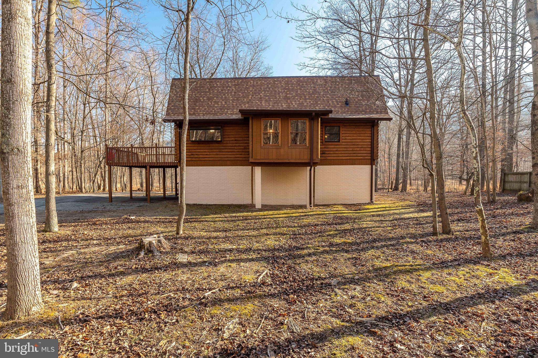 Great Cacapon, WV 25422,435 RUNNING WATERS WAY